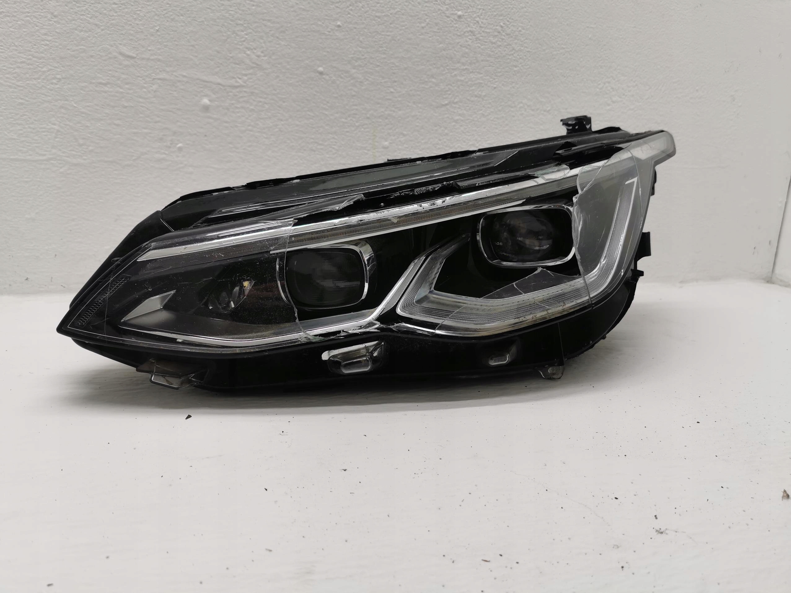 light left front IQ LIGHT FULL LED VW GOLF VIII EU
