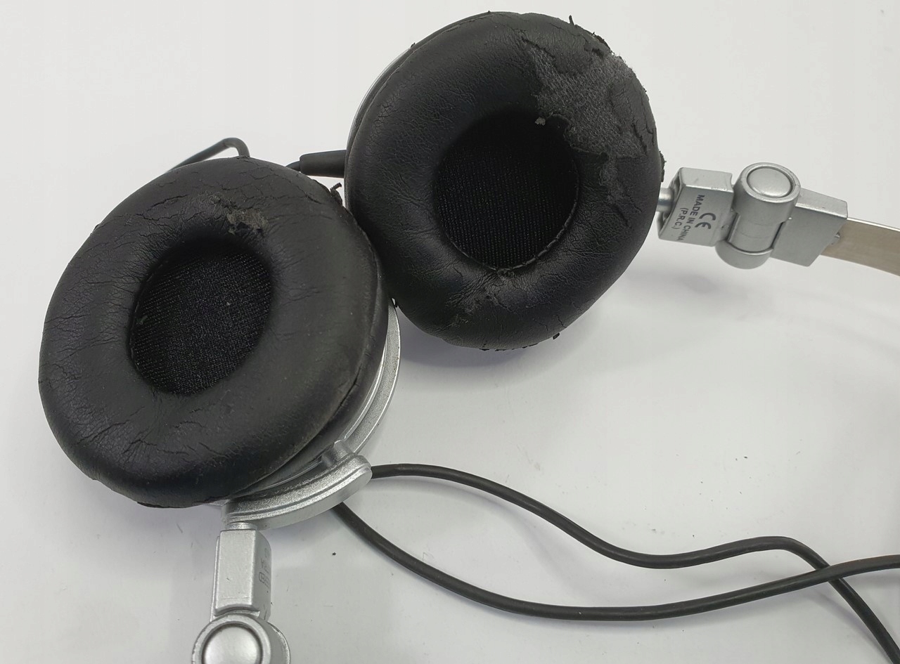 SLUCHAWKI MERCEDES W221 Manufacturer mercedes