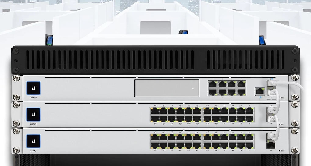 UBIQUITI UniFi Switch USW-24, 24 port, Layer 2, (24) GbE, (2) 1G SFP — 7