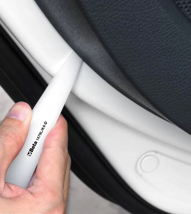 Zestaw 4 dźwigni do prac przy deskach rozdzielczych i delikatnych elementac Marka Beta