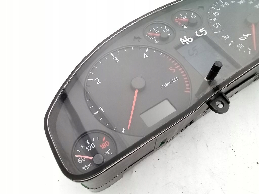 Audi A6 C5 dials dials predkosciomierz 4B0920932K