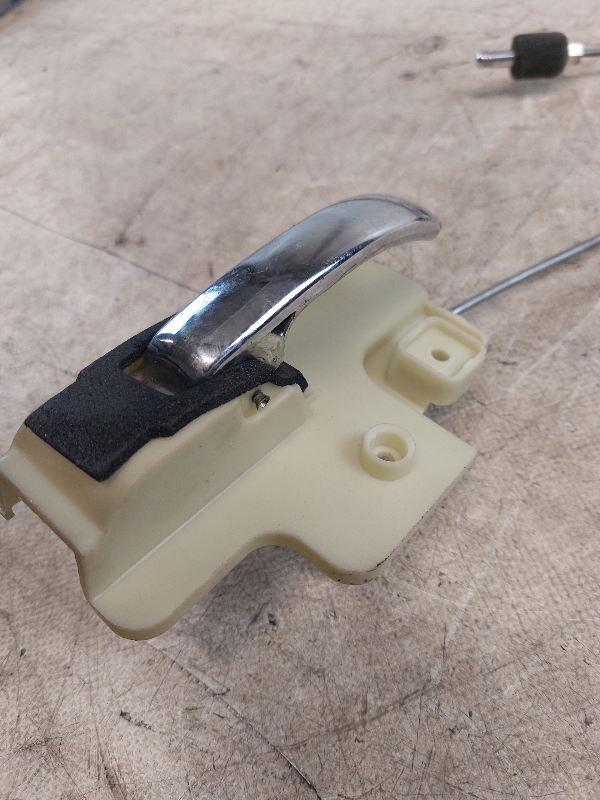lock door left front 4PIN DODGE CALIBER