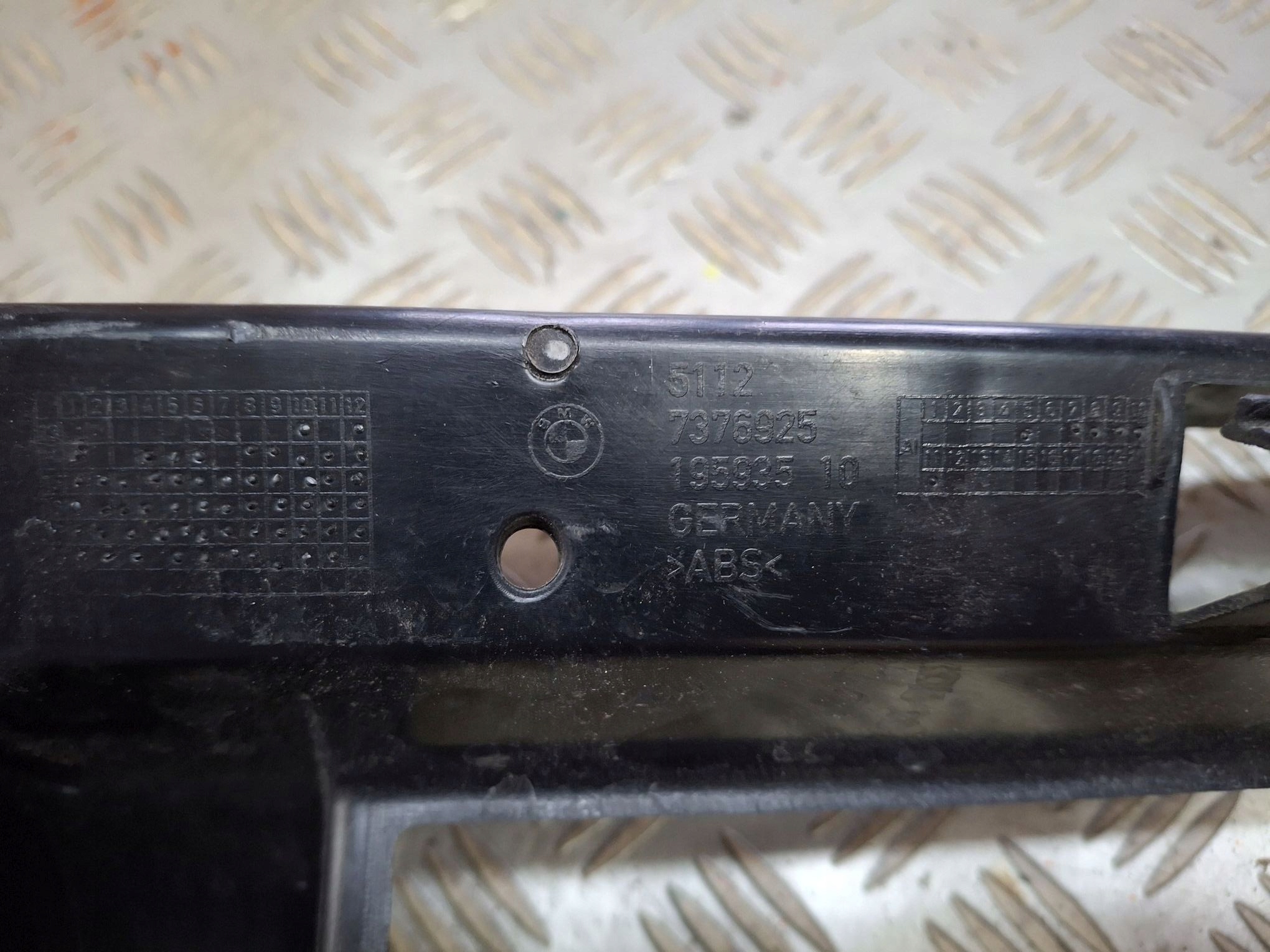 left bumper bracket of the rear BMW 2 F45 2014->