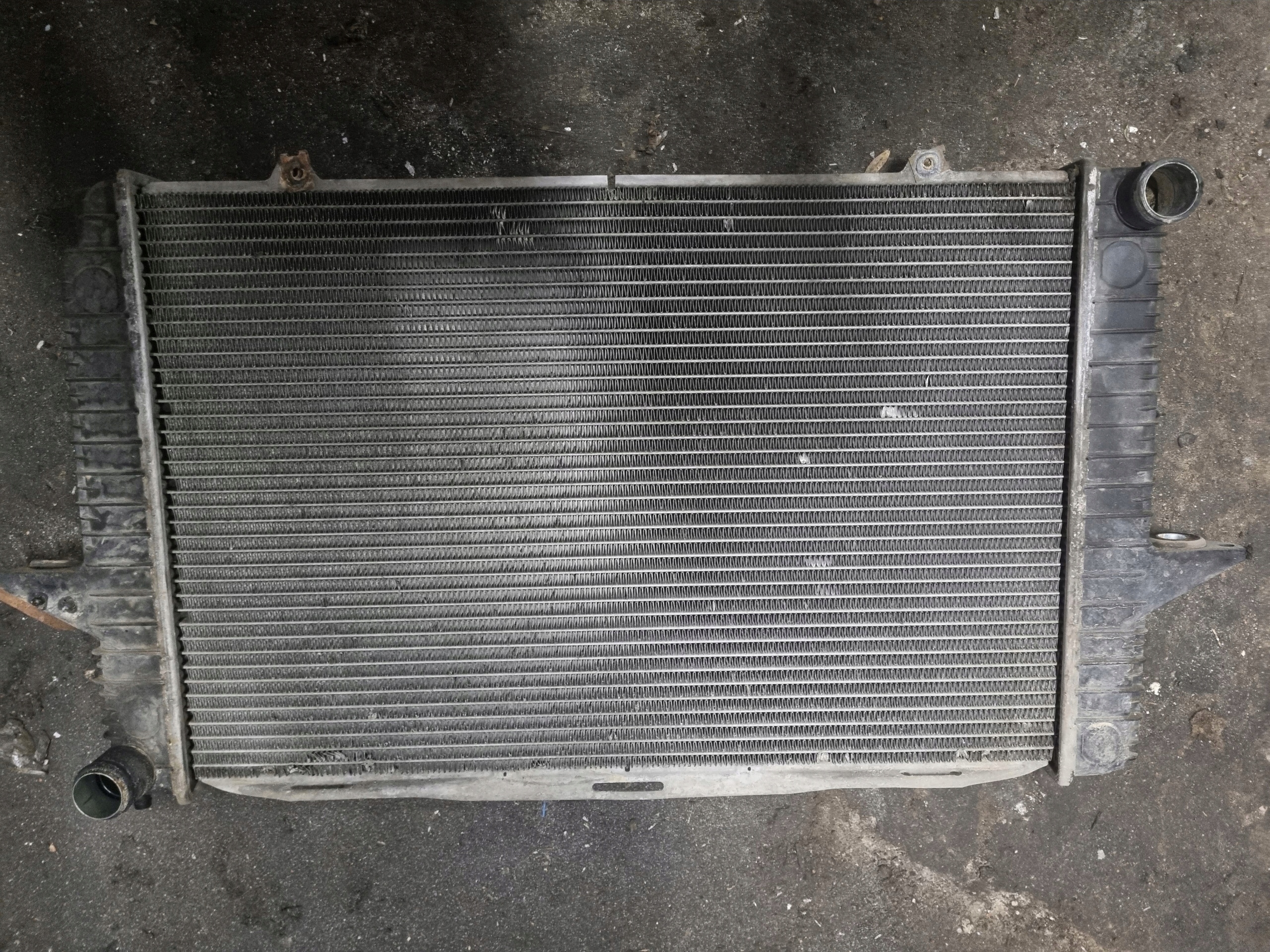 CHŁODNICA WODY SILNIKA VOLVO 850 V70 2.5TDI 2.4