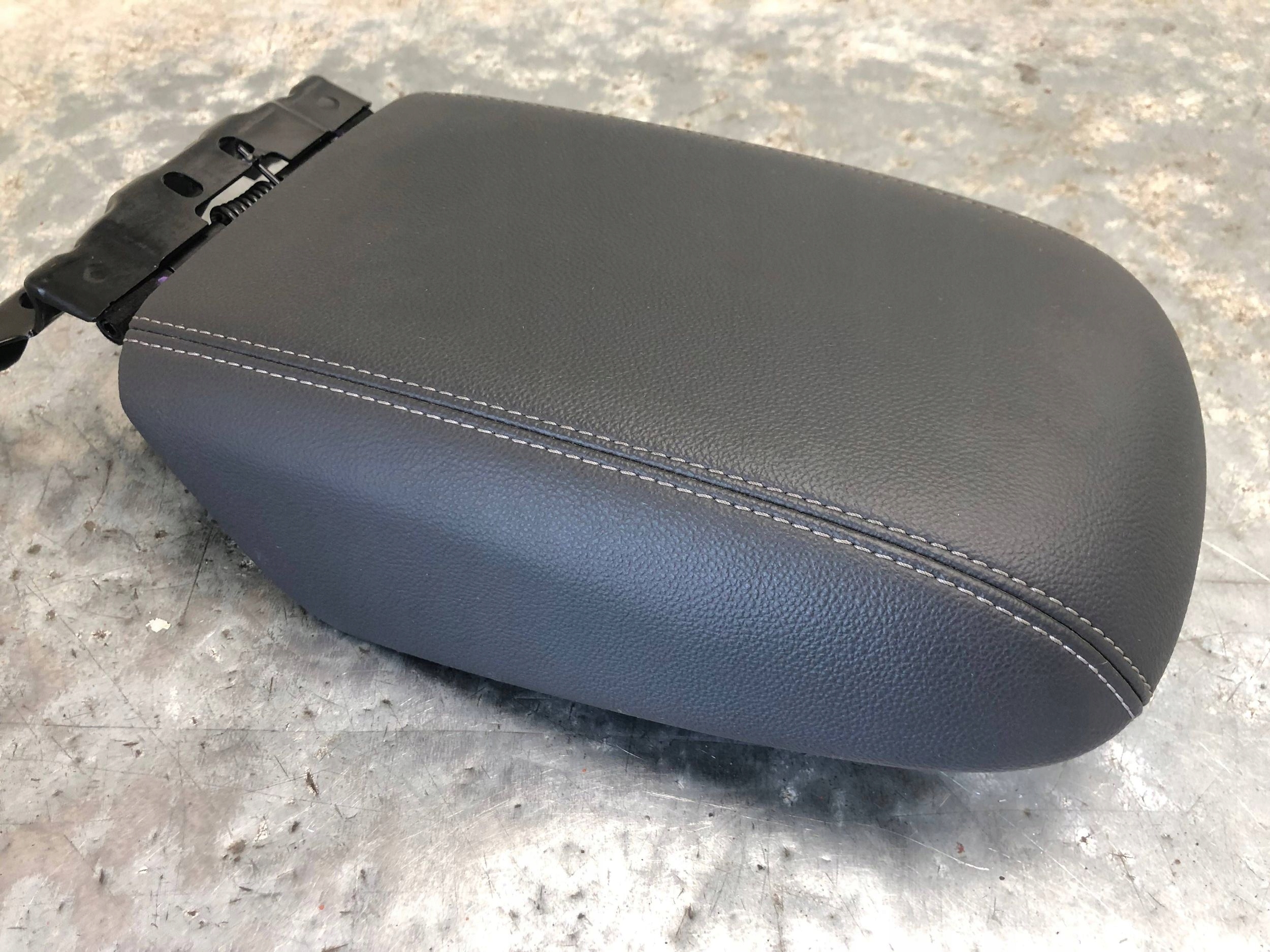 armrest leather FORD KUGA MK2 LIFT GV41-S05C74-BPW