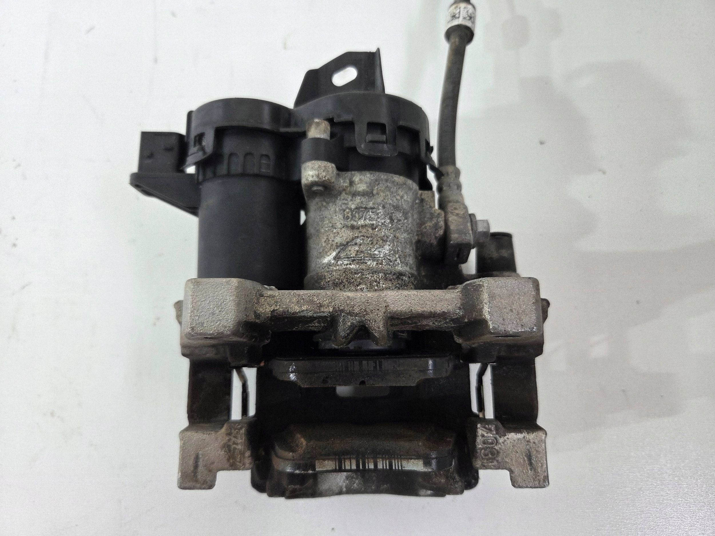 Volvo XC60 II caliper brake rear left 32217363 (T445)