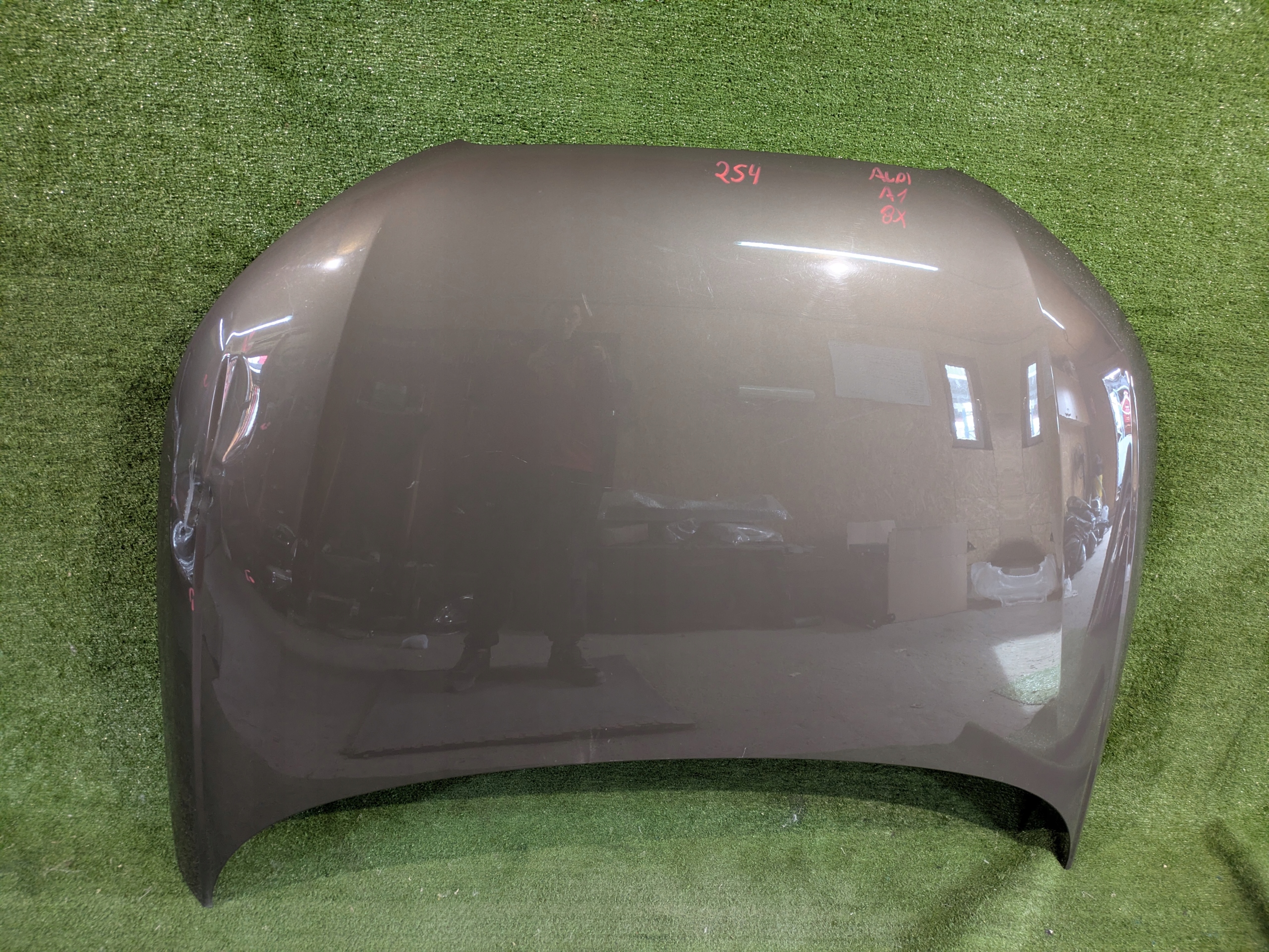 bonnet AUDI A1 8X NR.254