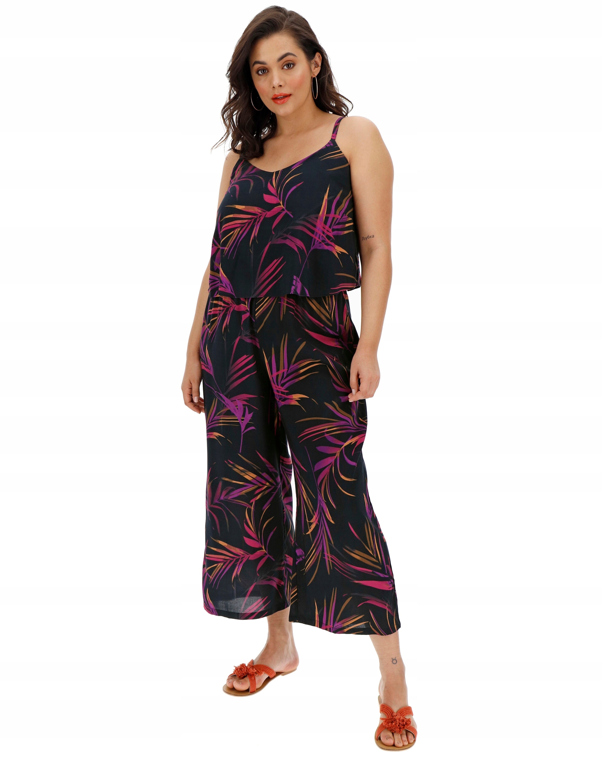 Kombinéza z viskózy na ramínkách černá 8XL