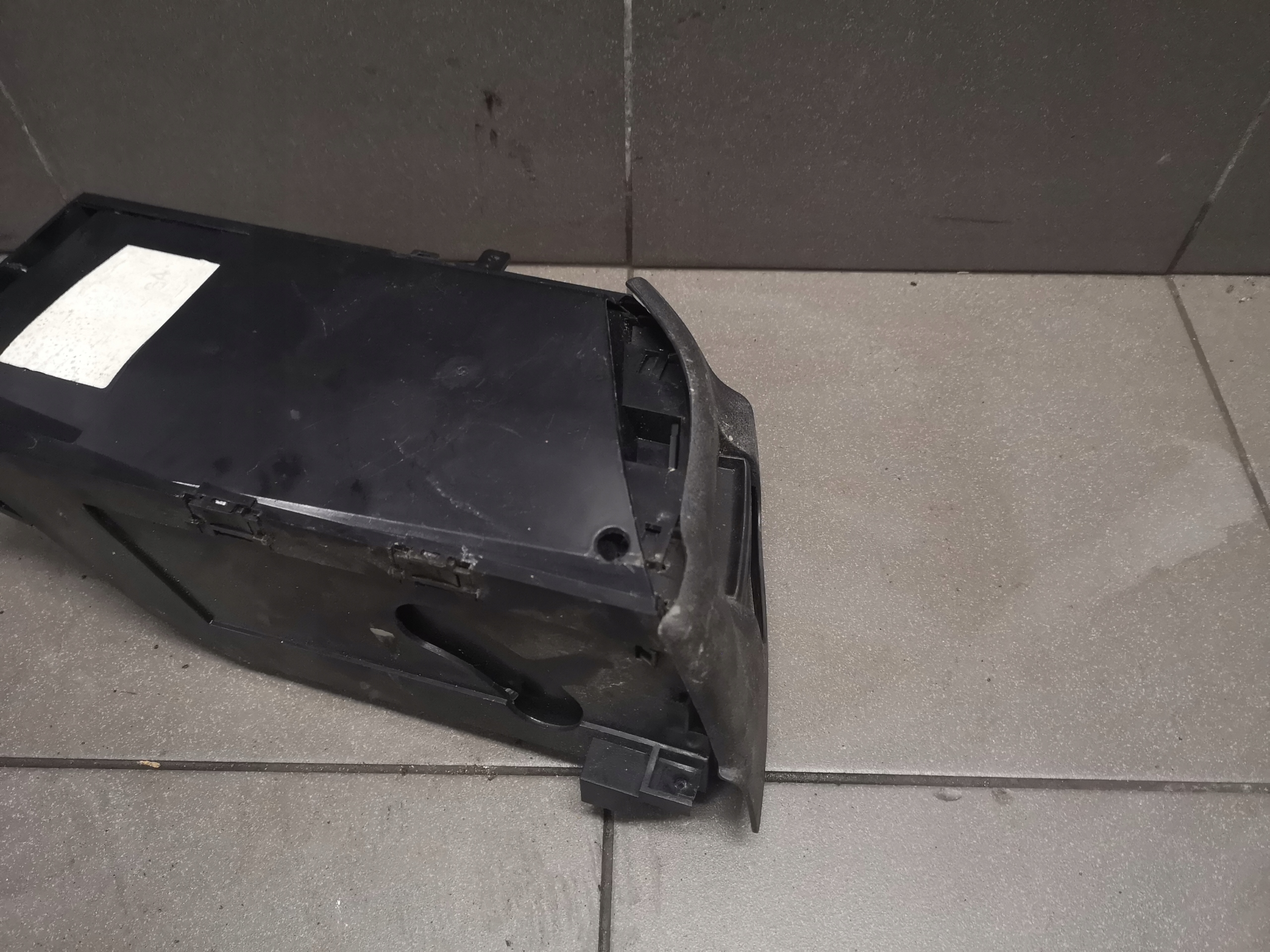 бардачок кресло пассажира Audi A6 C5 4B0882622R