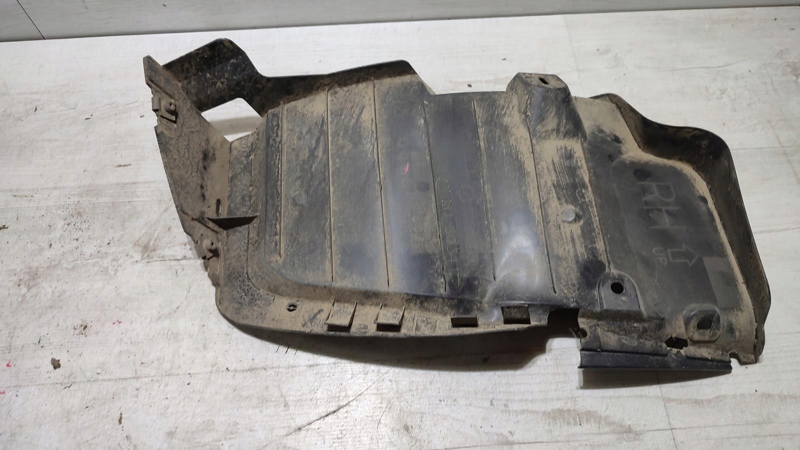 mudguard right rear part Mazda 2 DJ / DL lift