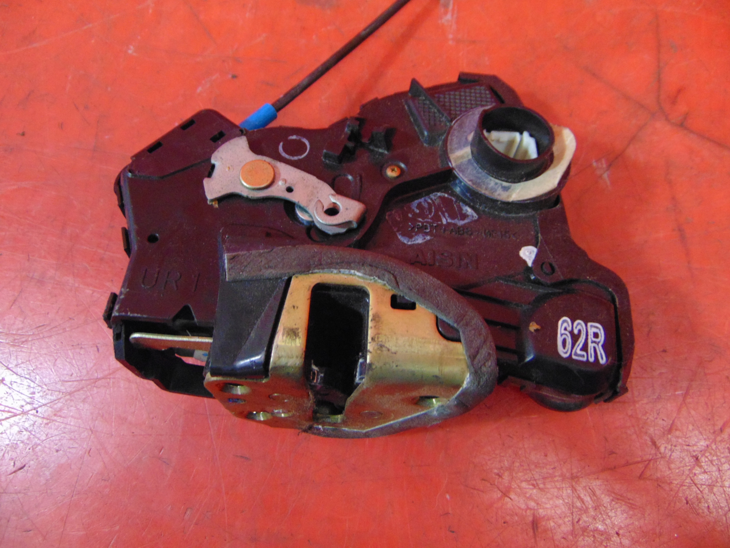 TOYOTA AVENSIS T25 lock door right front 2 PIN