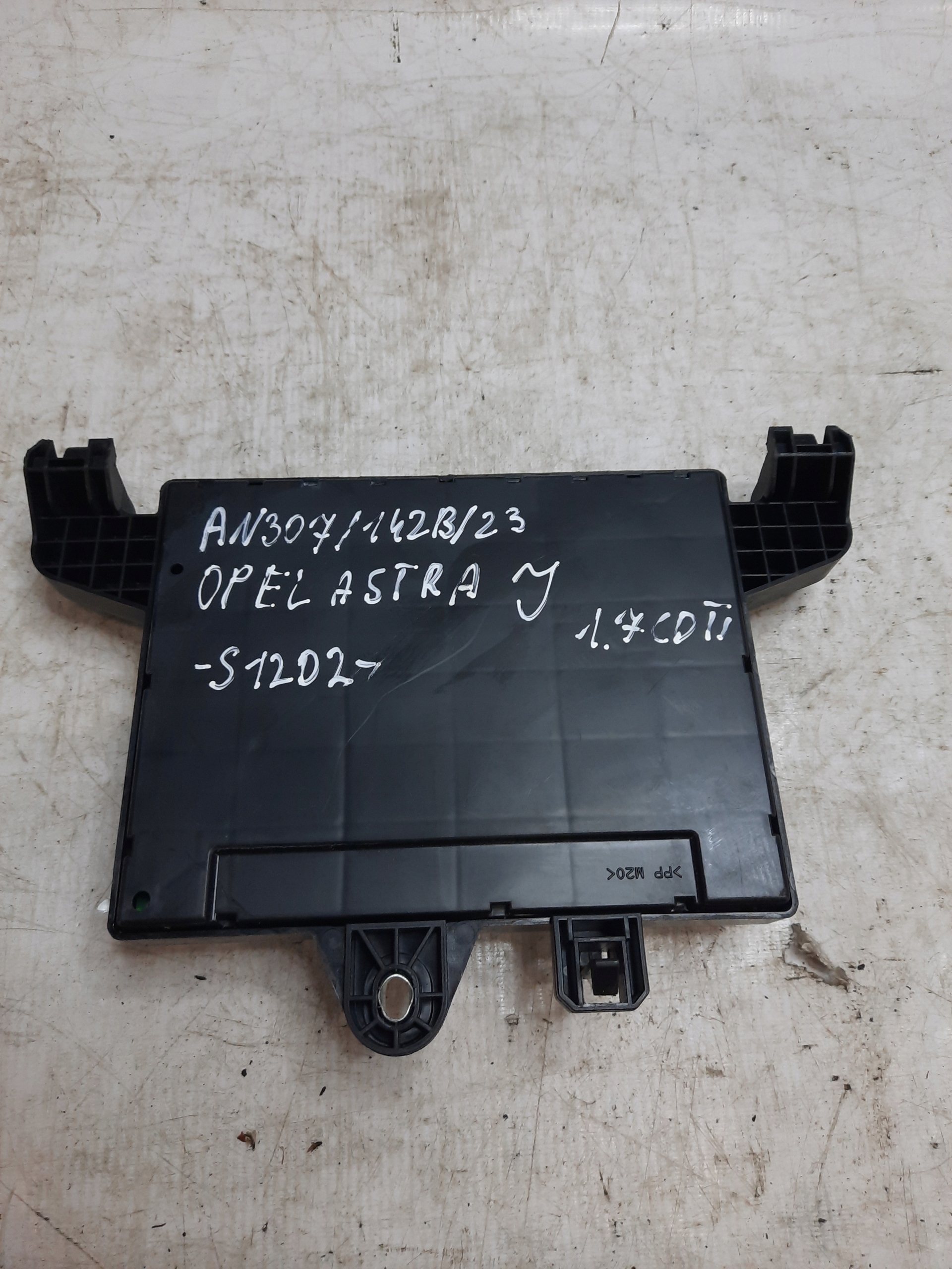 compartment module BSI OPEL ASTRA J IV 13302301