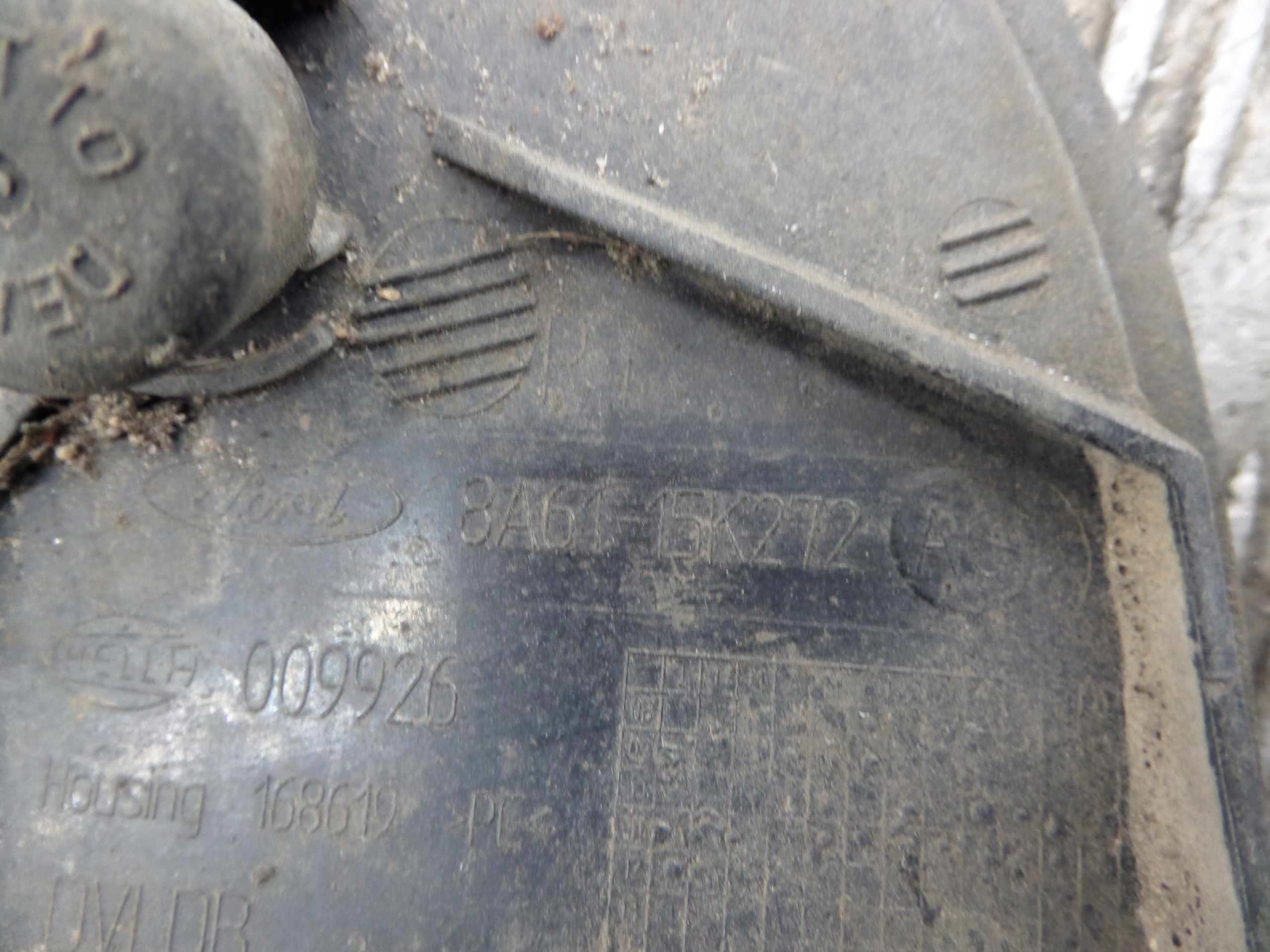 light right rear part 8A6115K272AD FORD FIESTA mk7 C-max