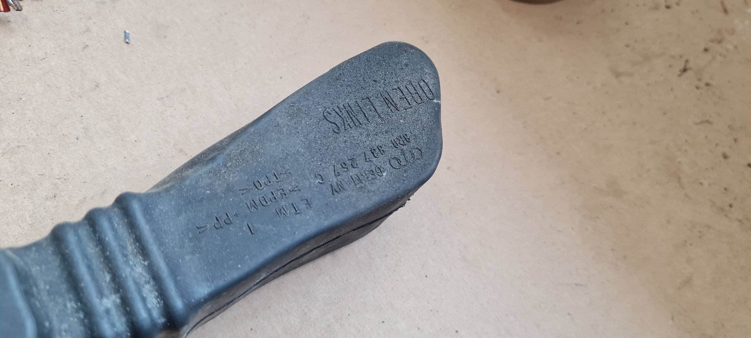 Q5 8R limiter door left right front 8R0837249C