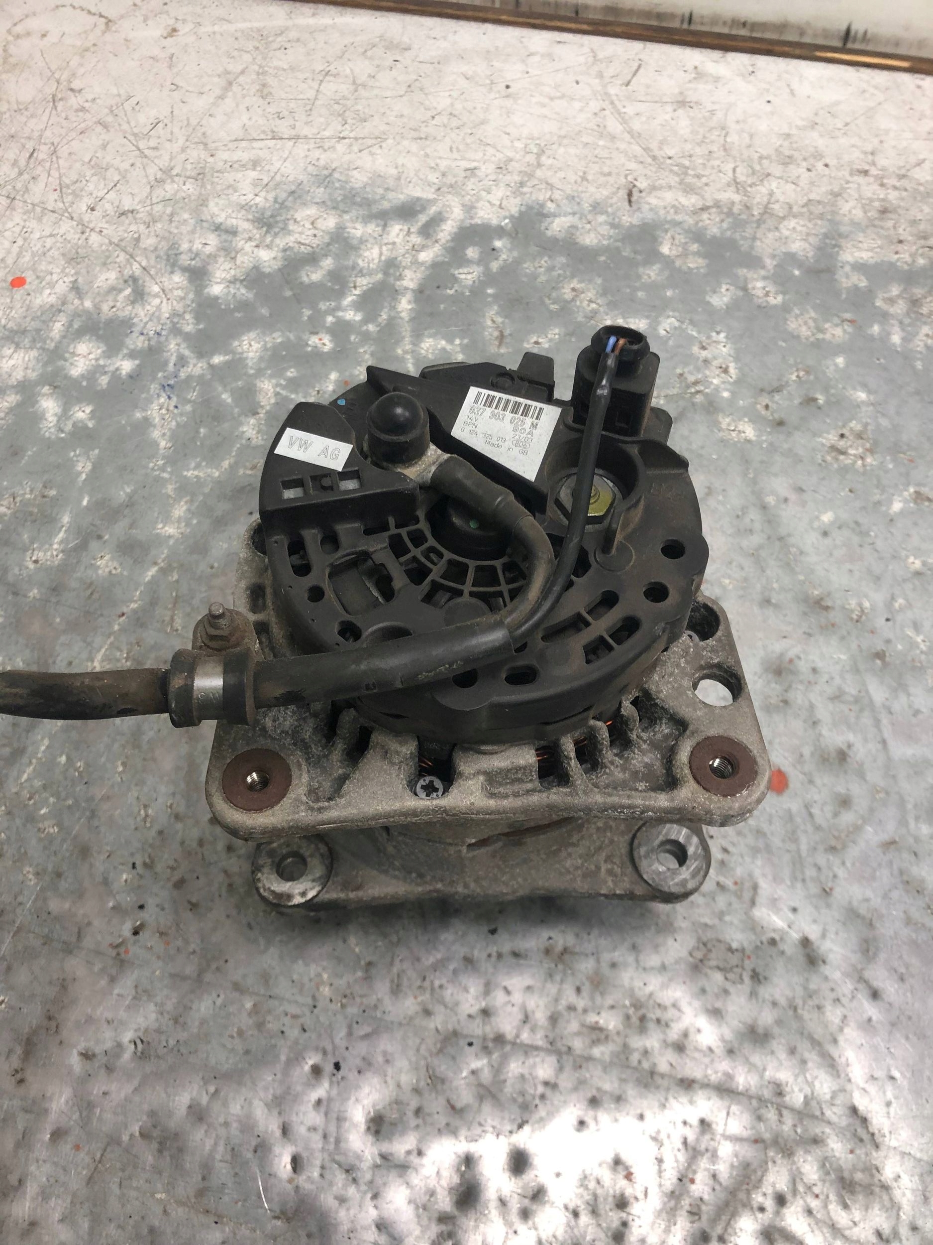 alternator VW POLO 037903025M