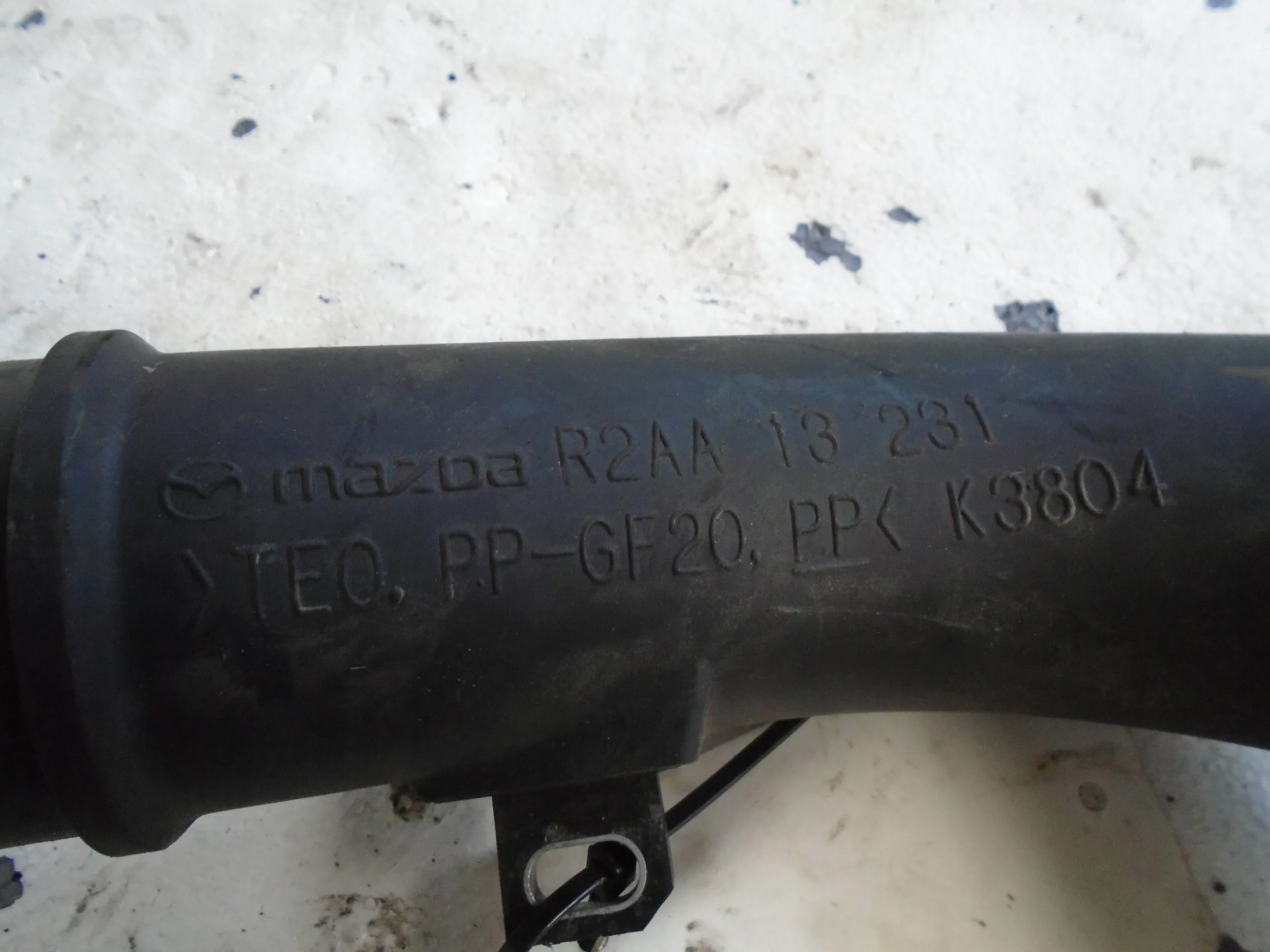 pipe wiring air R2AA13231 Mazda 6 2.2D