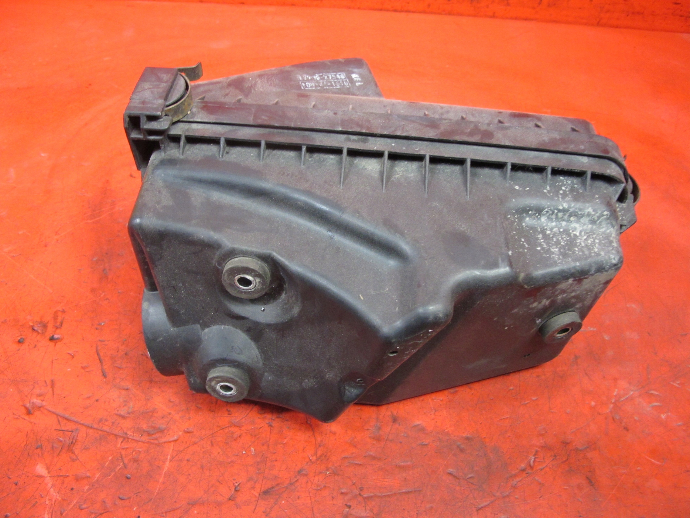 TOYOTA COROLLA E12 2.0 D4D Gehäuse filter POWIETRZ