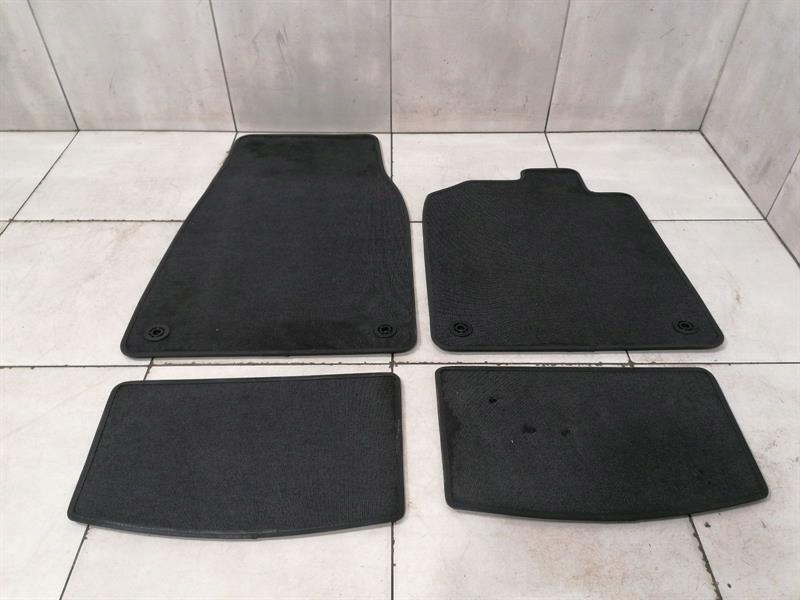 PORSCHE TAYCAN 9J