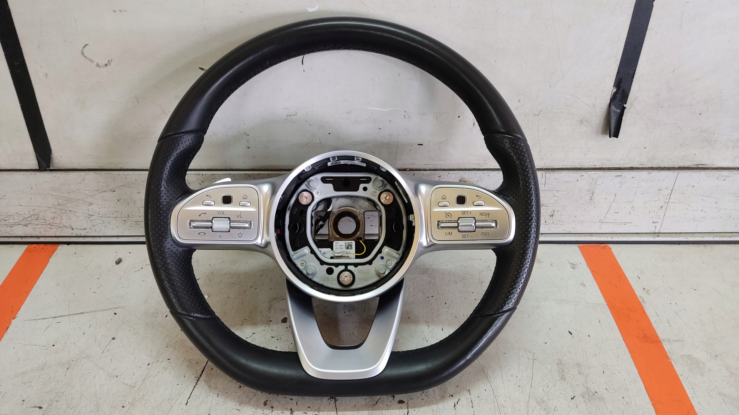 MERCEDES W205 LIFT KIEROWNICA ŁOPATKI AMG