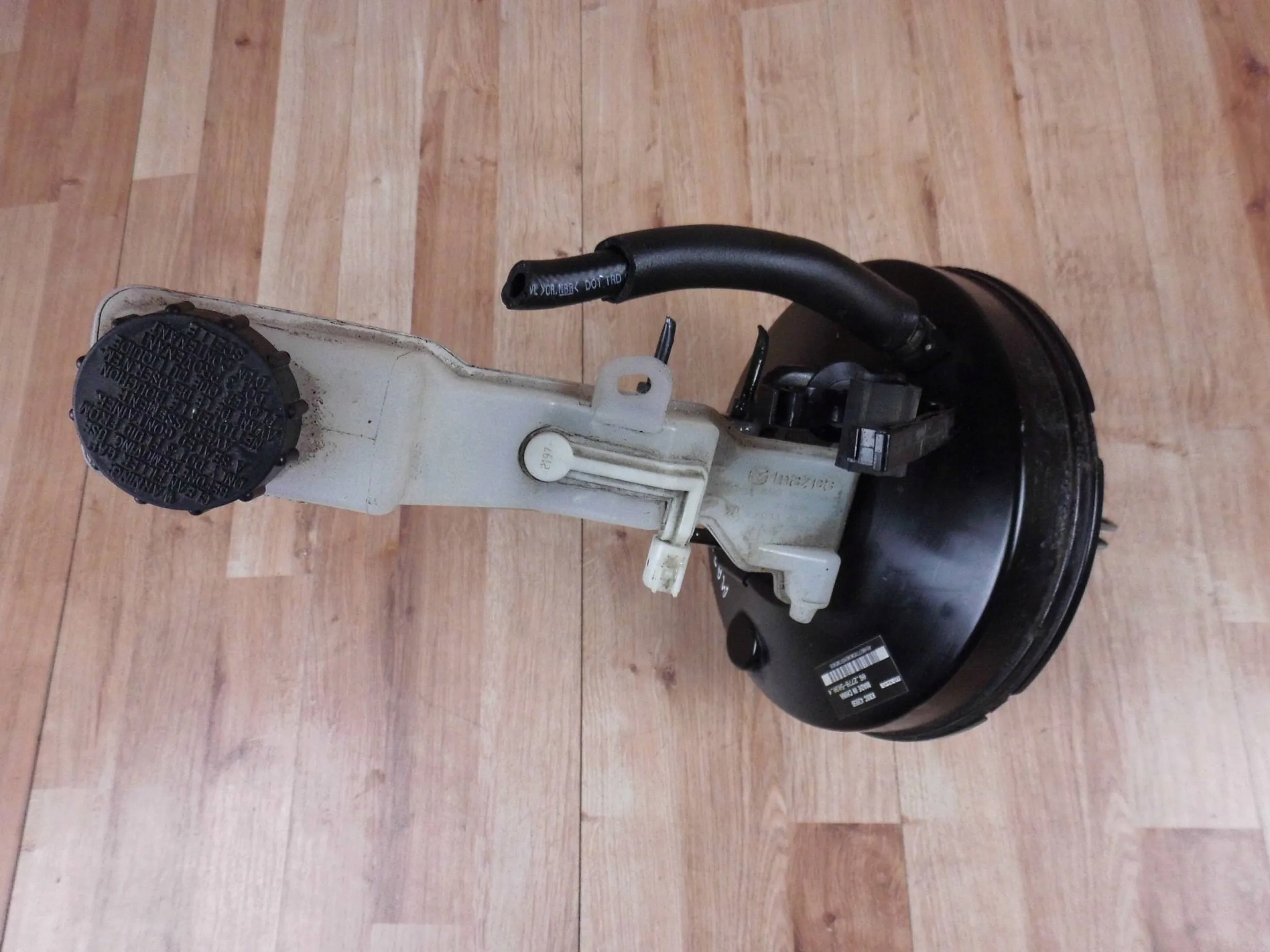 KB8C43950 - Mazda CX5 II KF 2.5 сервопривід гальма KB8C 43950