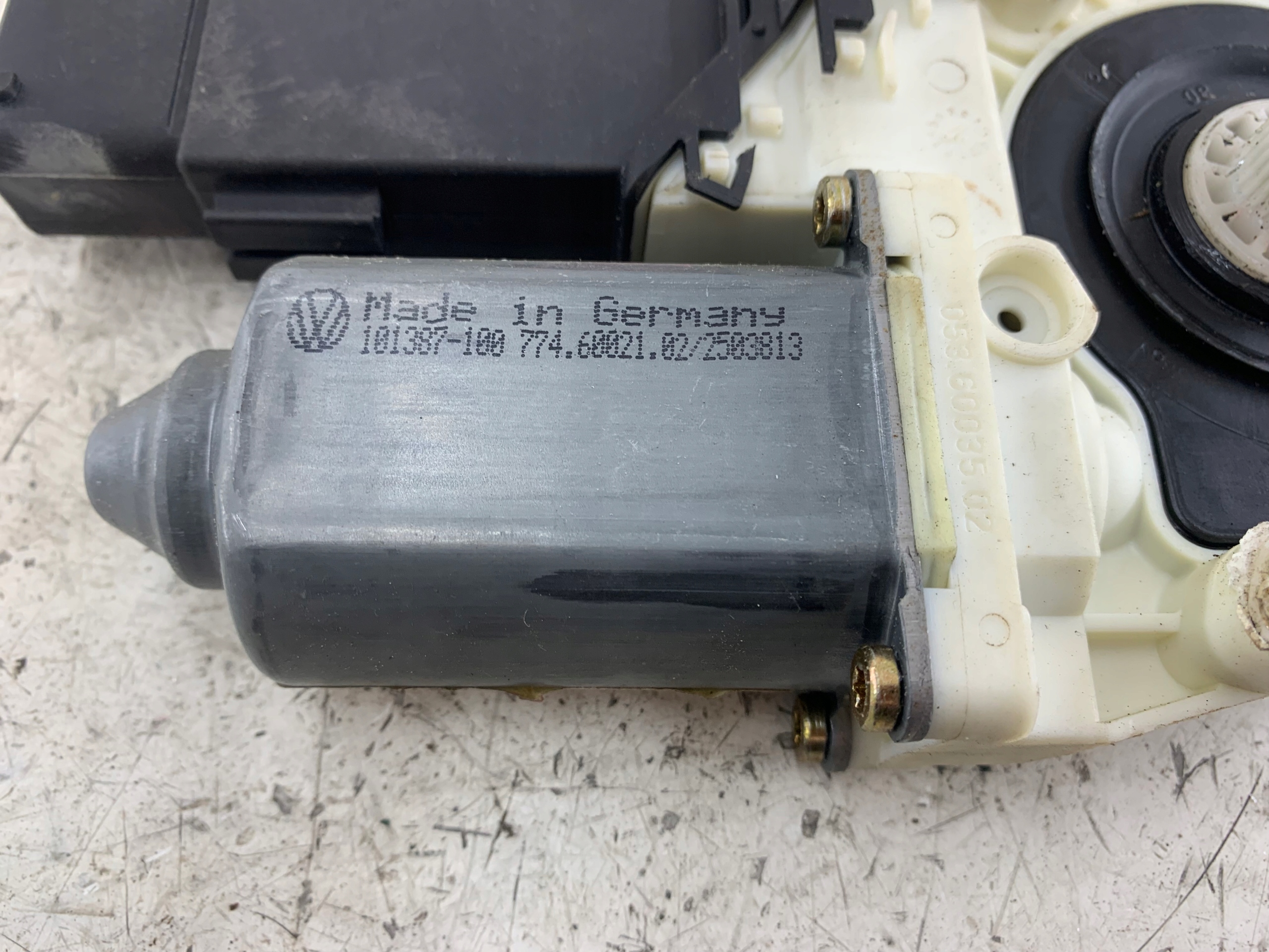 VW GOLF IV LEON and TOLEDO II mini motor windows left front 1J1959801A