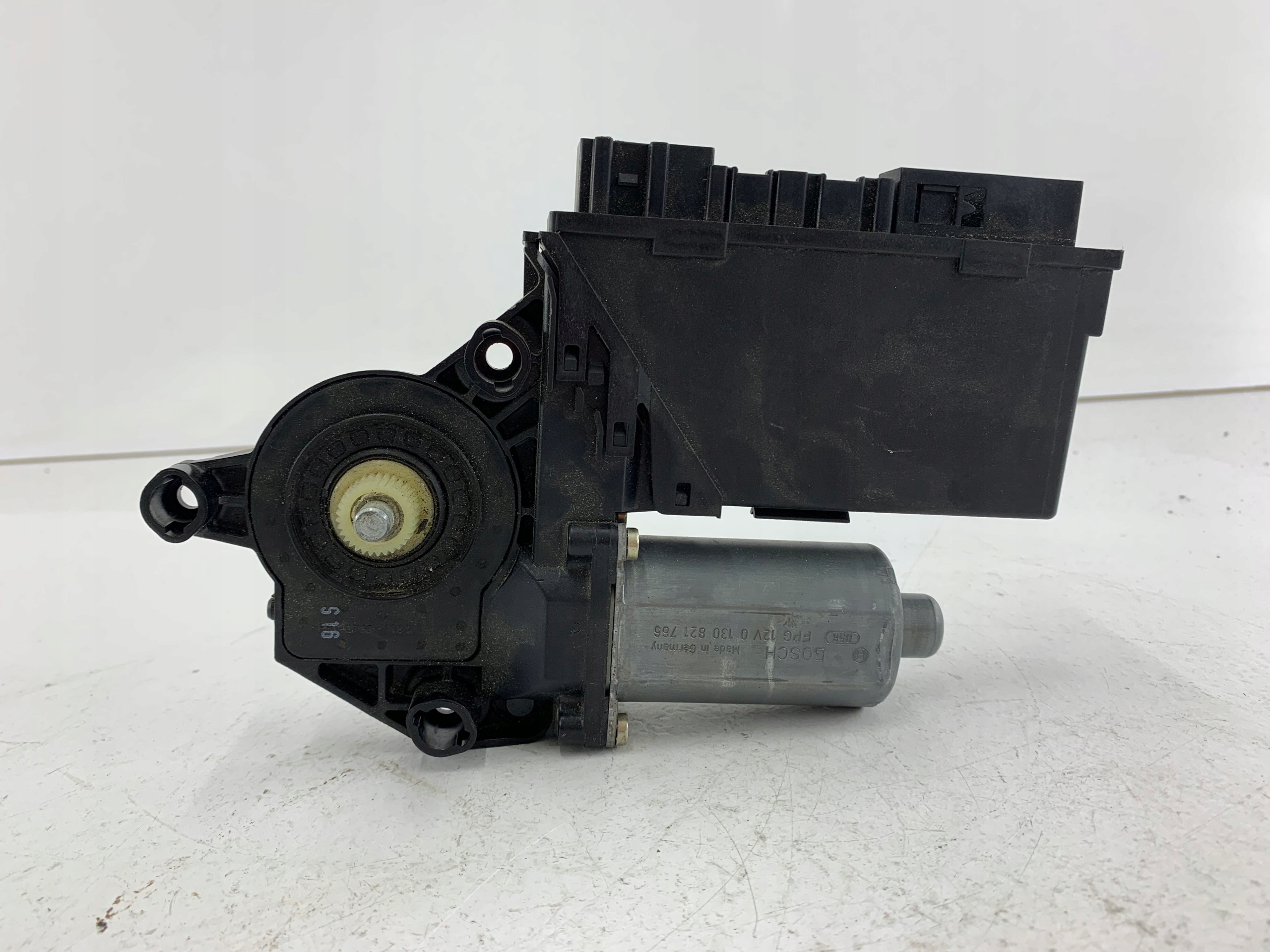 AUDI A4 B6 mini motor windows right rear part 8E0959802A