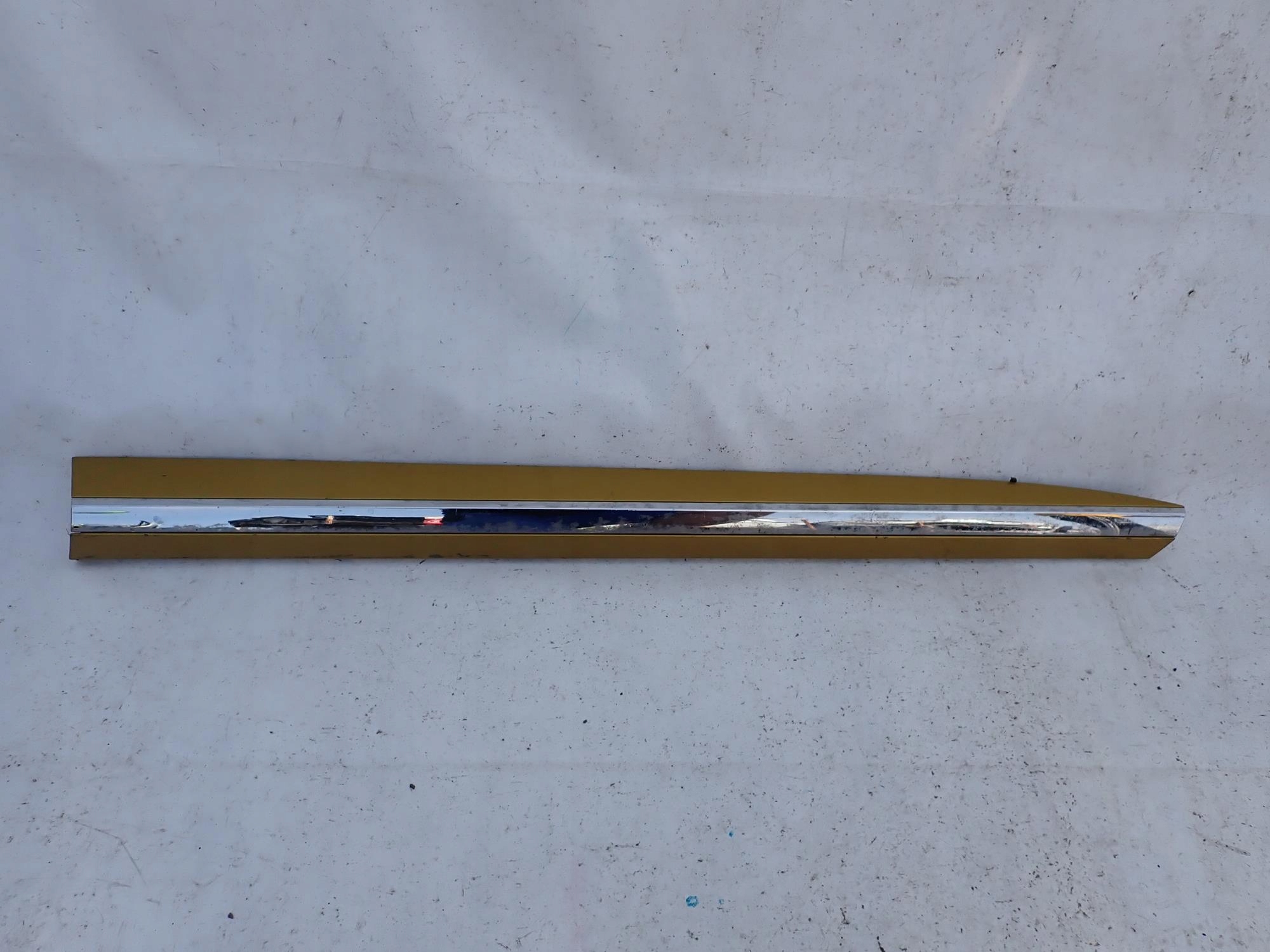 VW ARTEON 17-> moulding door right front
