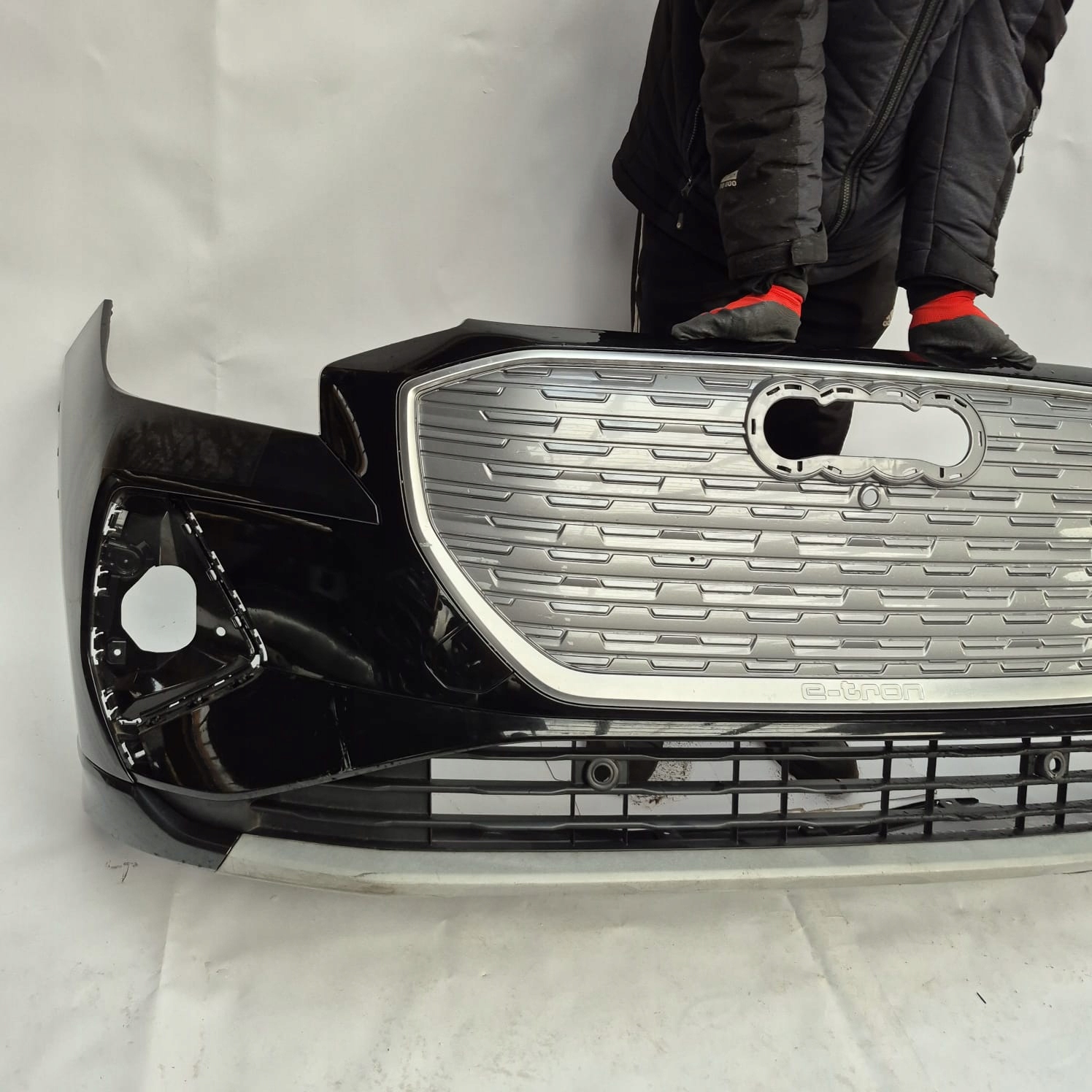 AUDI Q4 E-TRON 89A 21-> bumper front front PDC