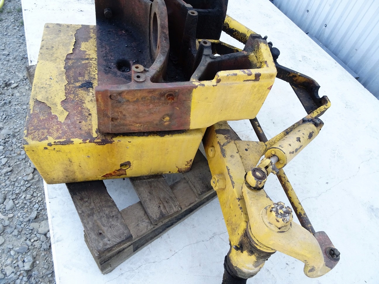 OŚ PRZEDNIA CASE IH 580 B 3081CM3 Producent części OEM