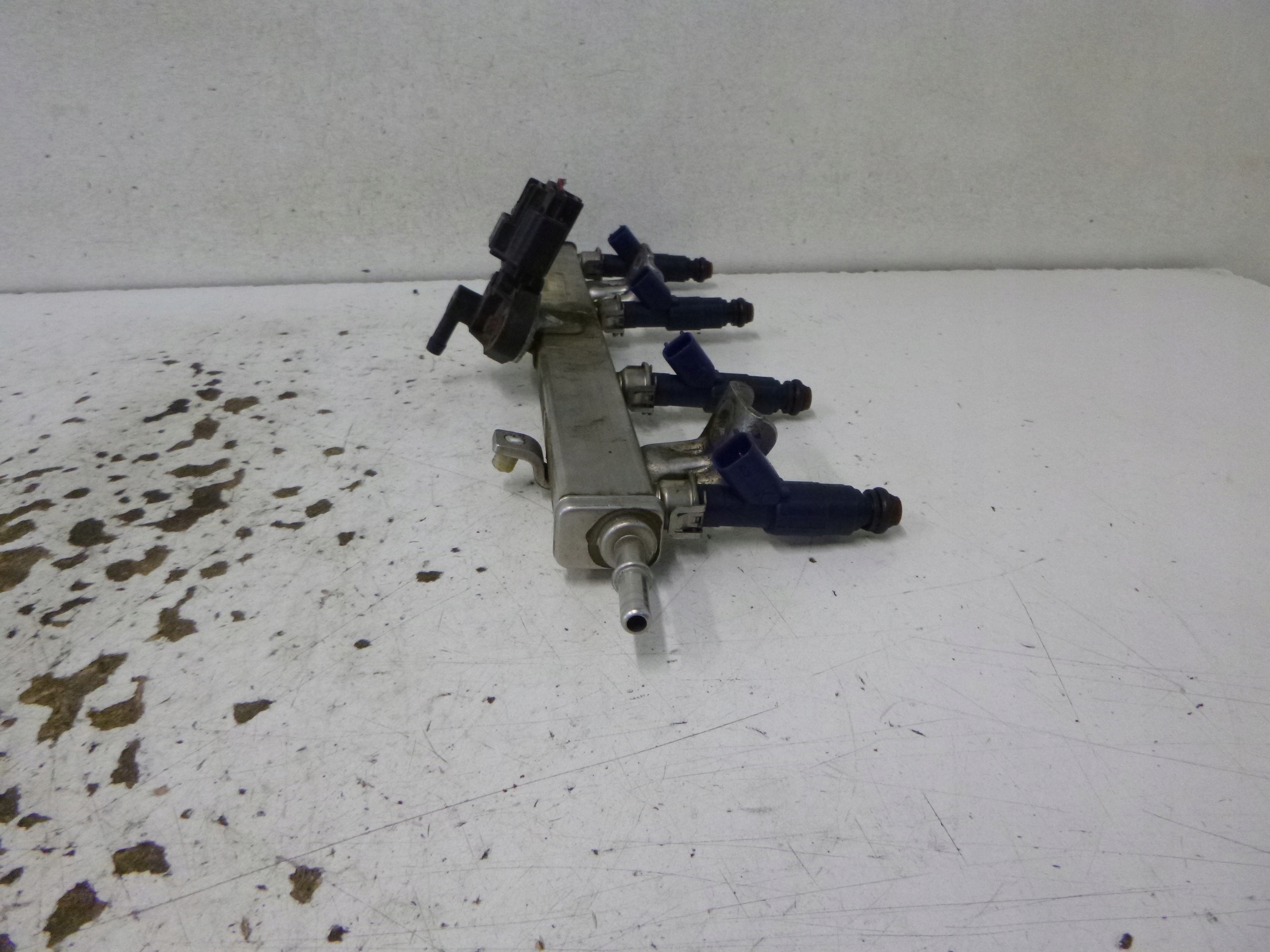 Rampe injection Injecteurs Mazda Tribute 2.3 2000-2007 5L8G-9D280-AD