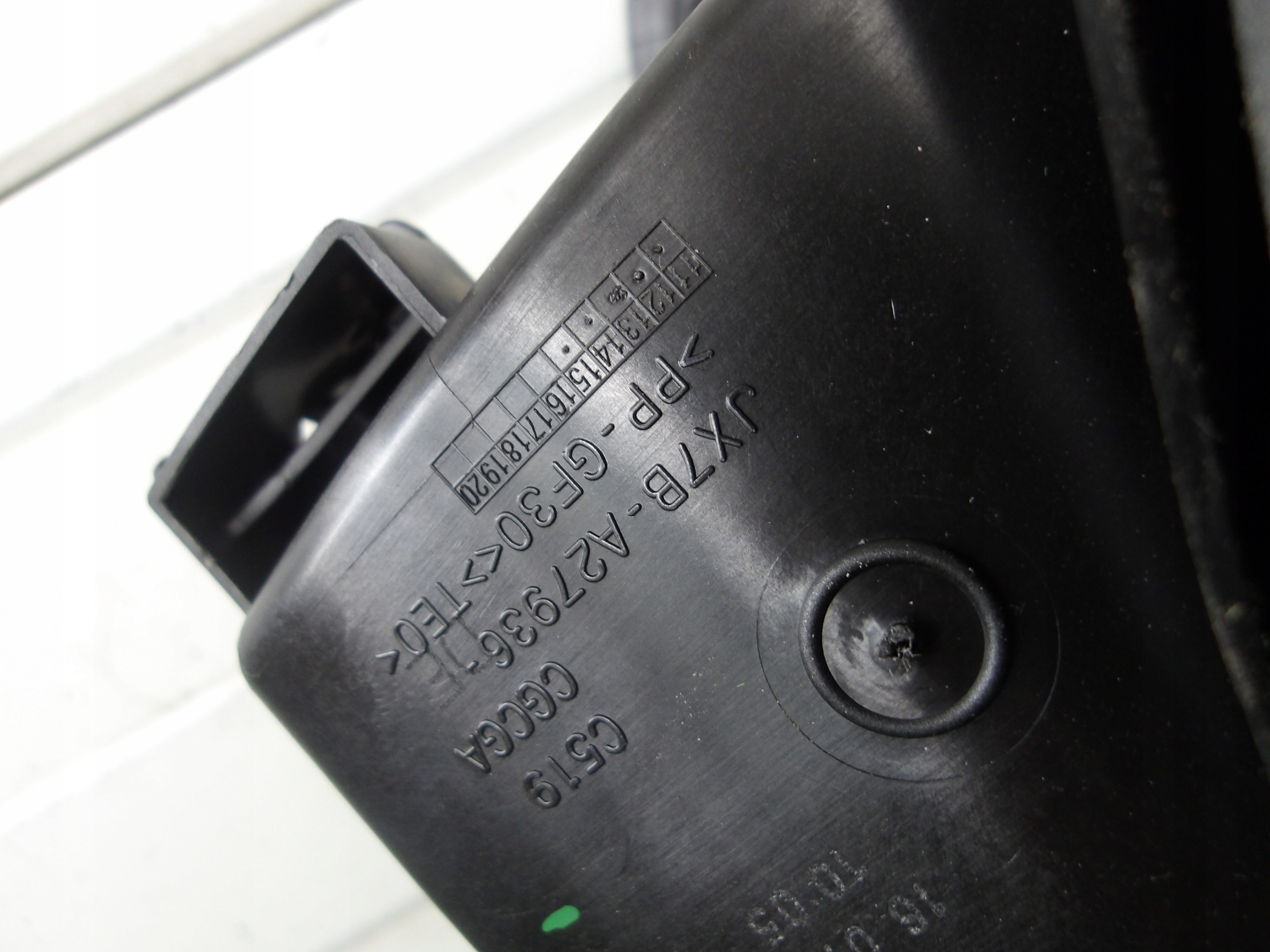 FOCUS MK4 18- Tankklappe des Kraftstoffsbehälters Farbe OJ SILVER