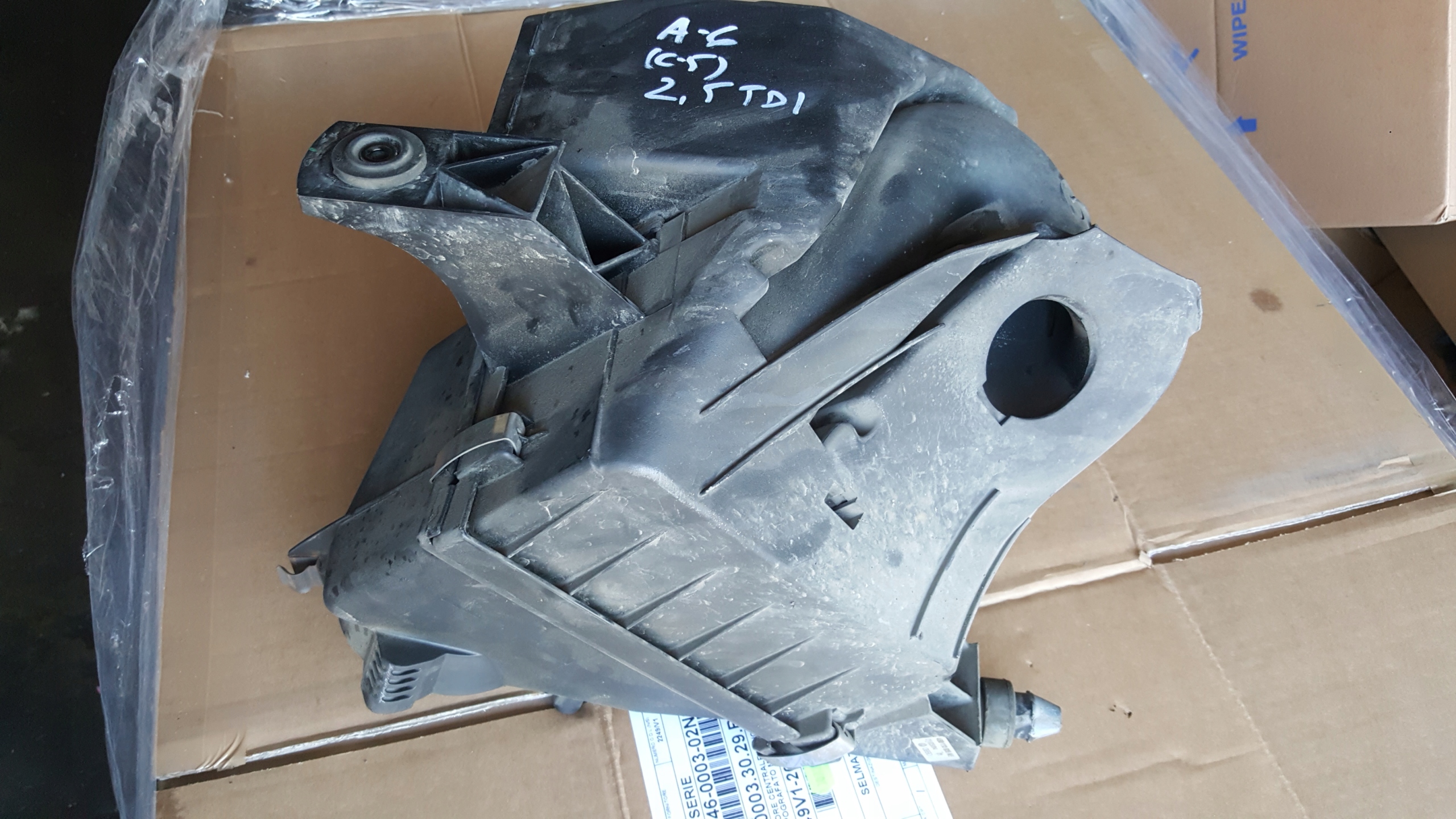 Gehäuse filter luft AUDI A6 C5 2.5 TDI VW OE EU