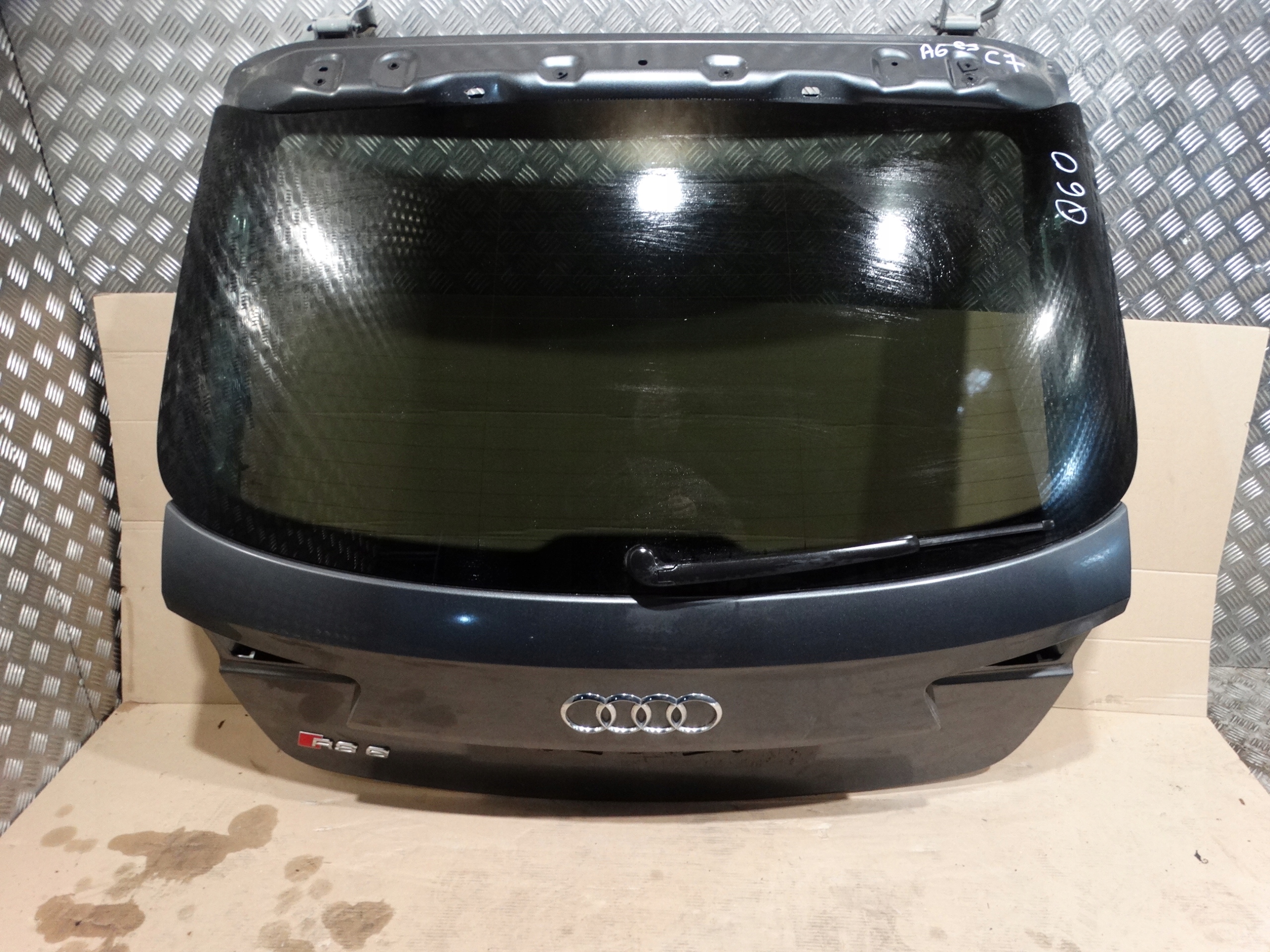 IDEALNA KPL. boot doors AUDI A6 C7 AVANT 1