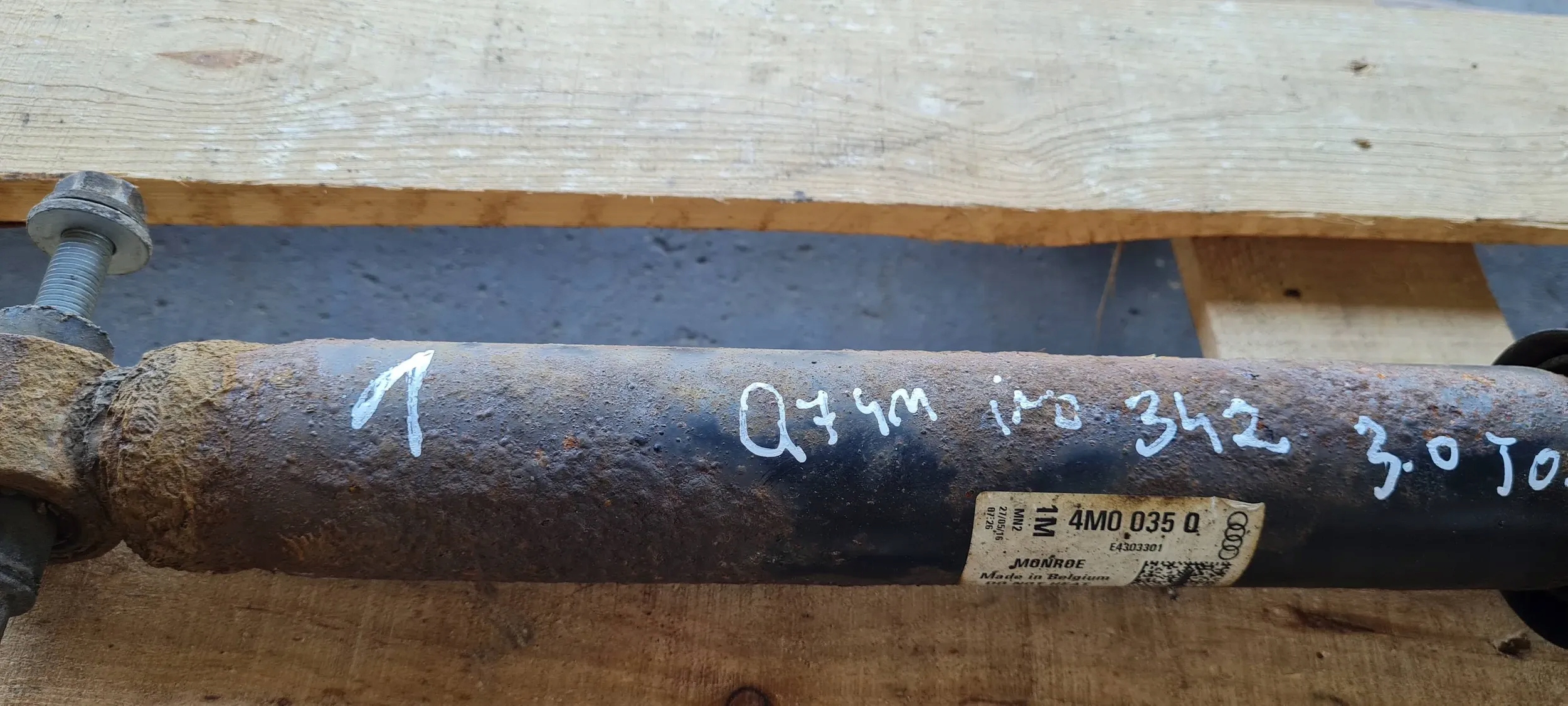 Q7 4M II shock absorber rear left right 4M0513035Q