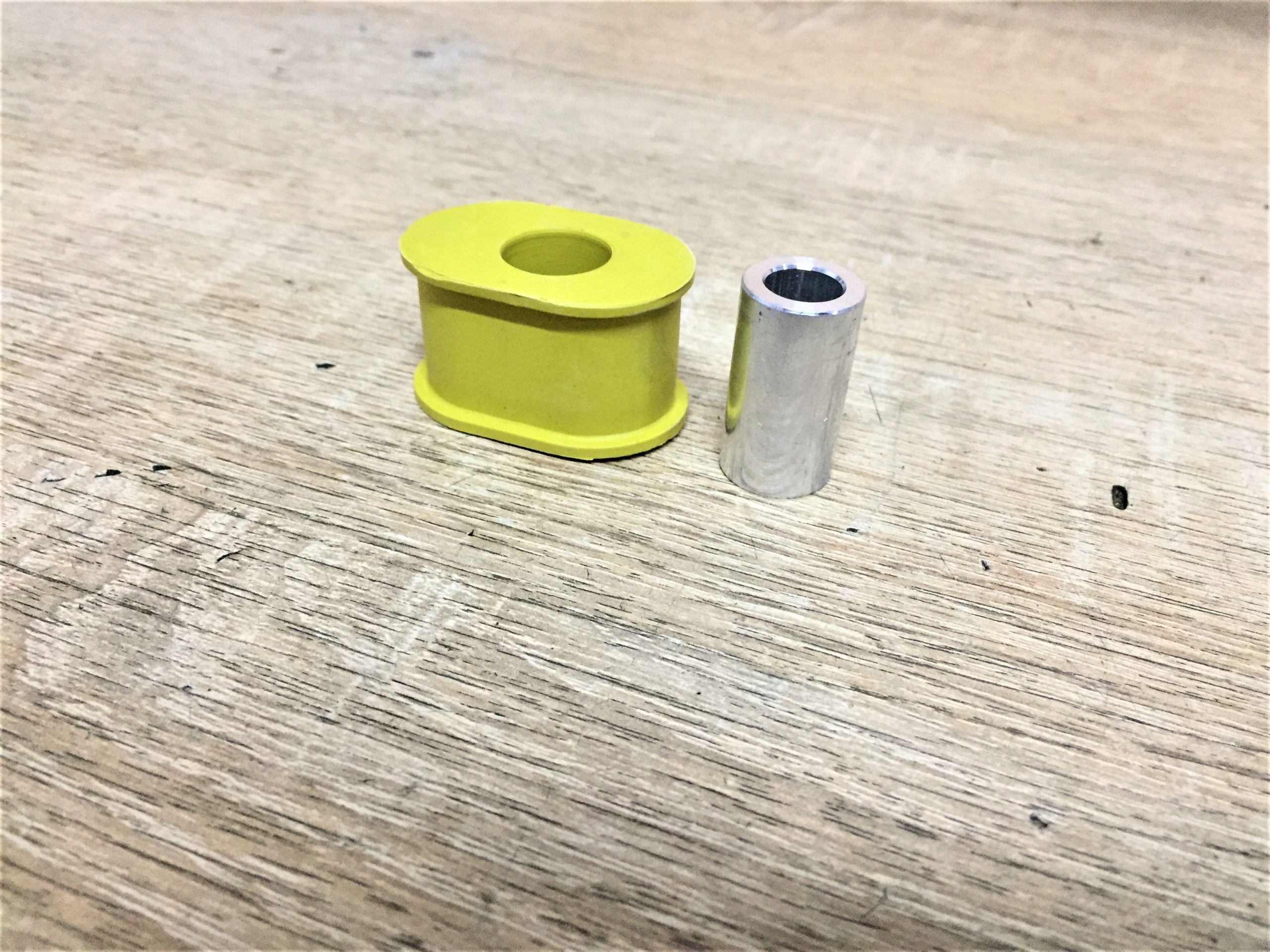 ZAWIAS Ogranicznik PRAWY LEWY TYŁ PRZÓD Do BMW 7 E66 E65 2005-2008 LIFT Producent części Inny