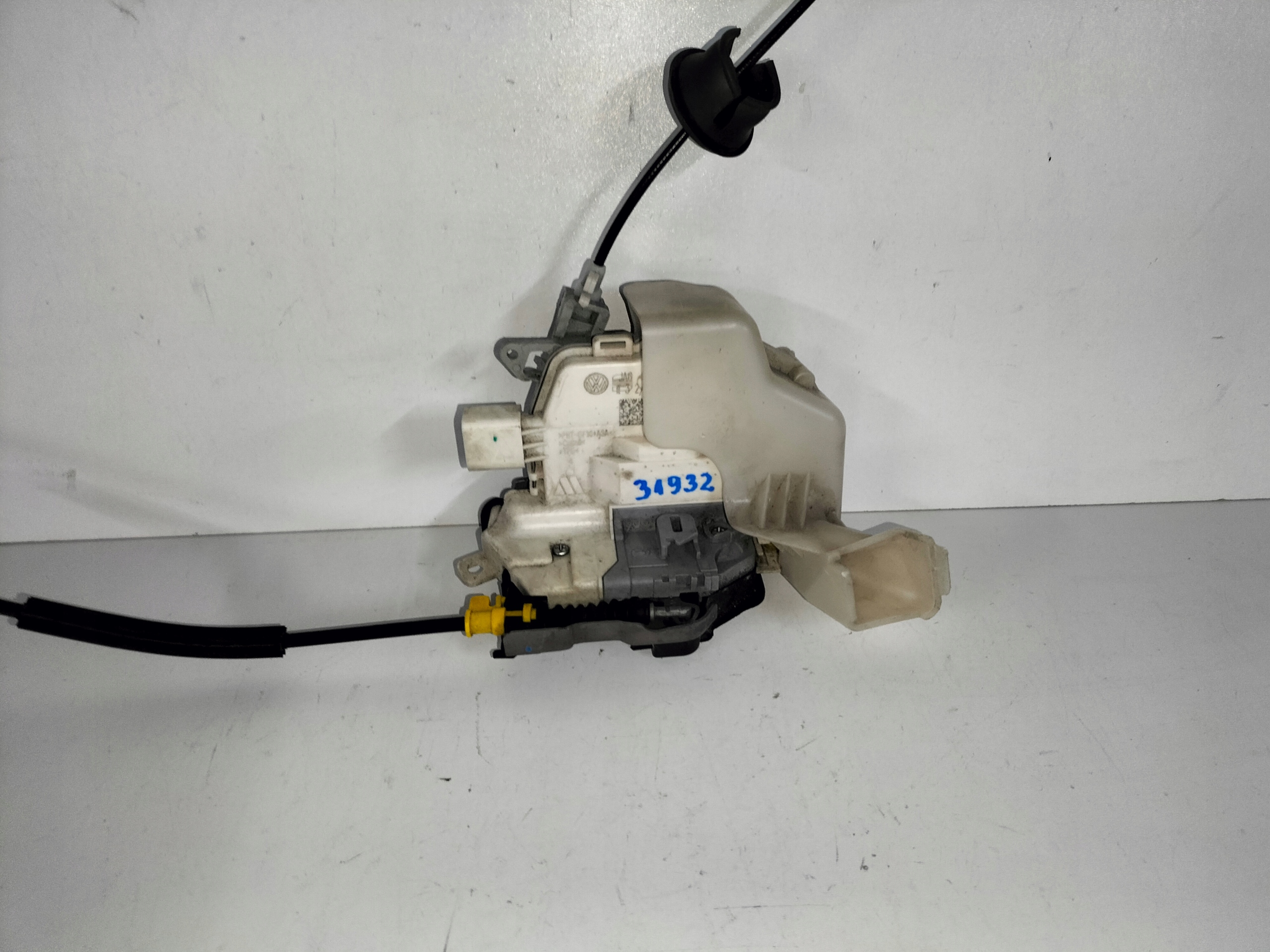 lock door przednich front left AUDI A3 8V 12- A4 B8 08-A5 8T 07