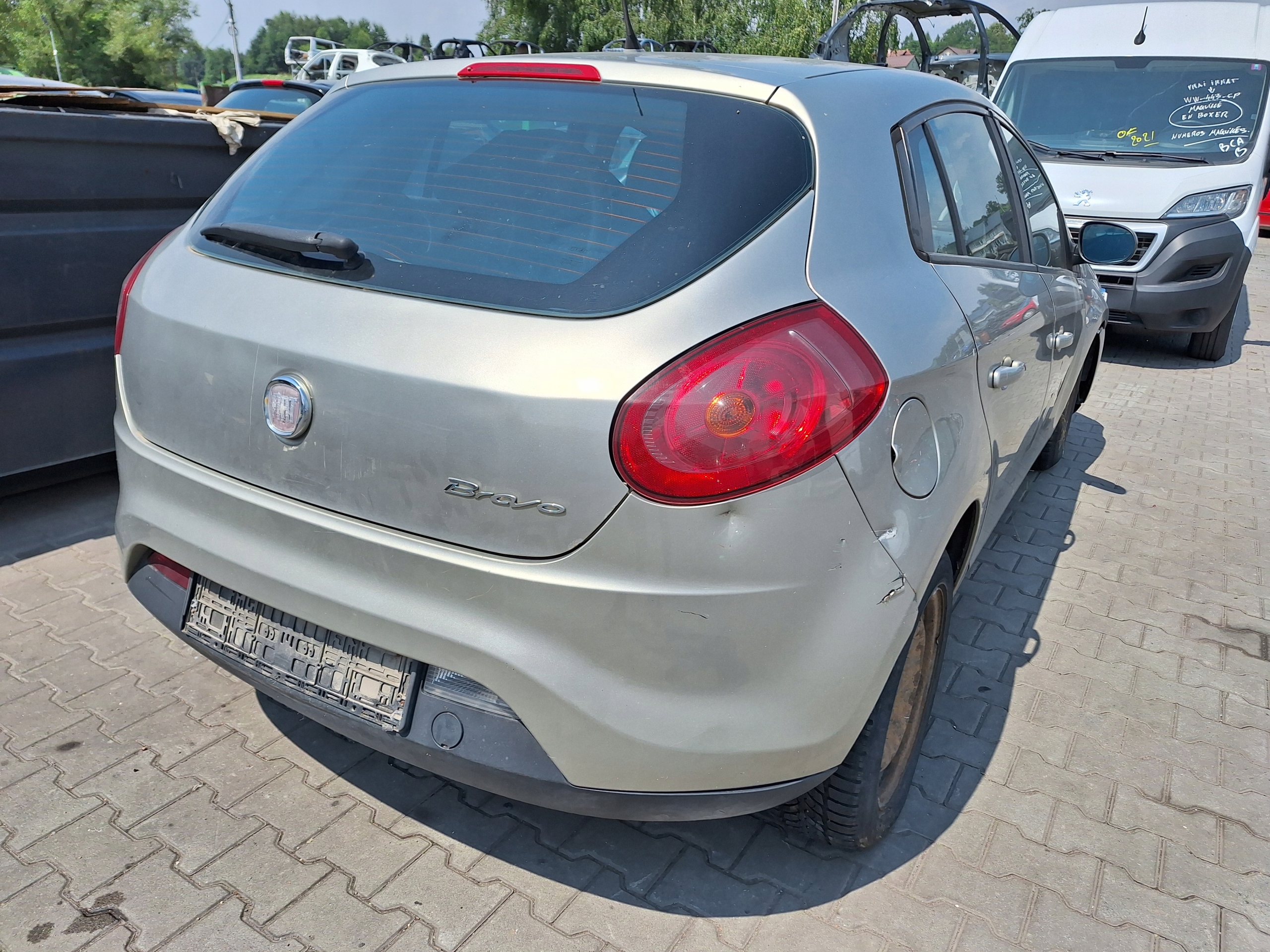 FIAT BRAVO II 2 SZYBA POKRYWA KLAPA BAGAŻNIKA VR. 272/B 272 AVORIO VANITOSO