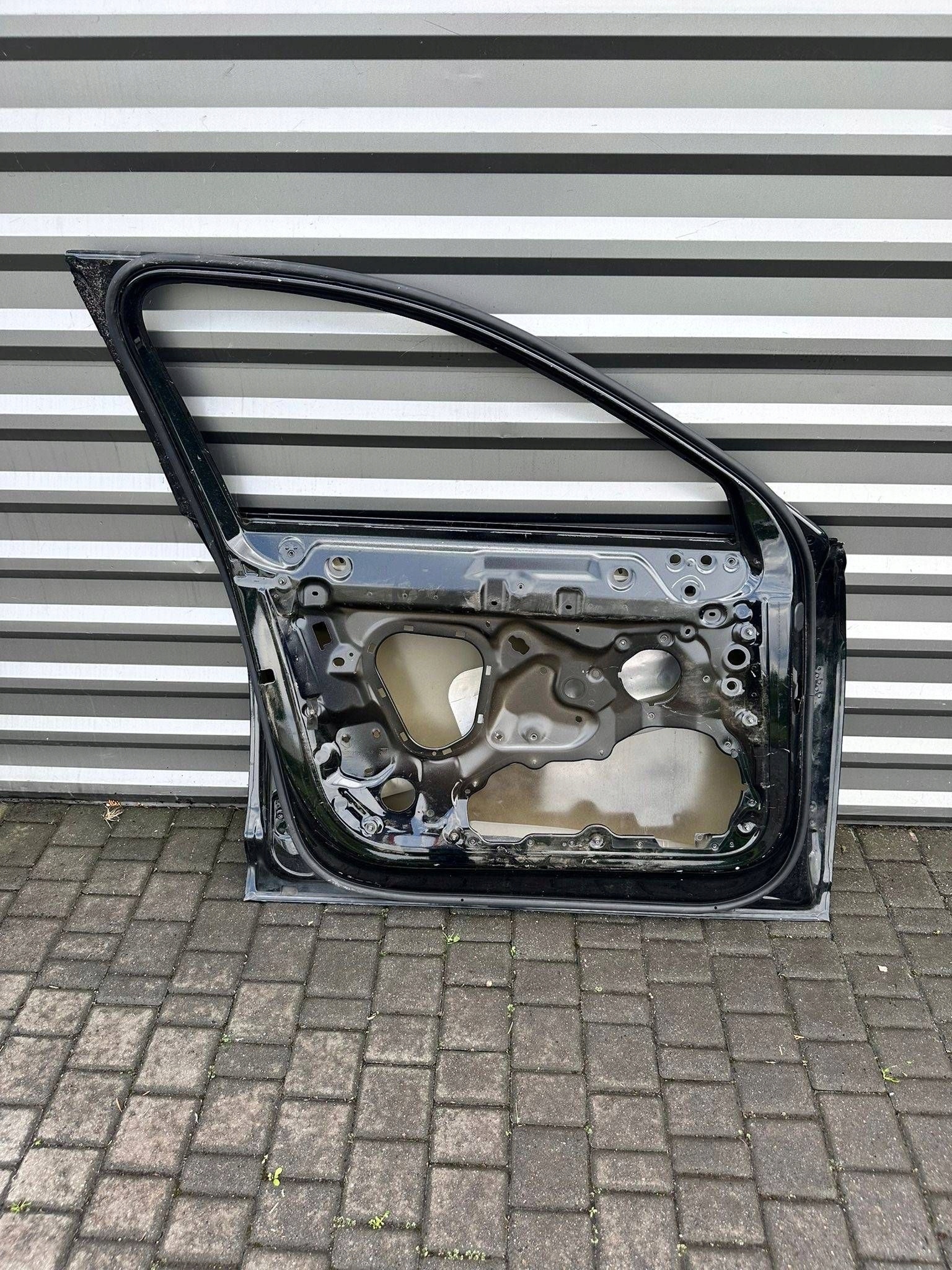 TOYOTA RAV 4 Przód strona lewa Drzwi przednie Strona zabudowy przód - lewa