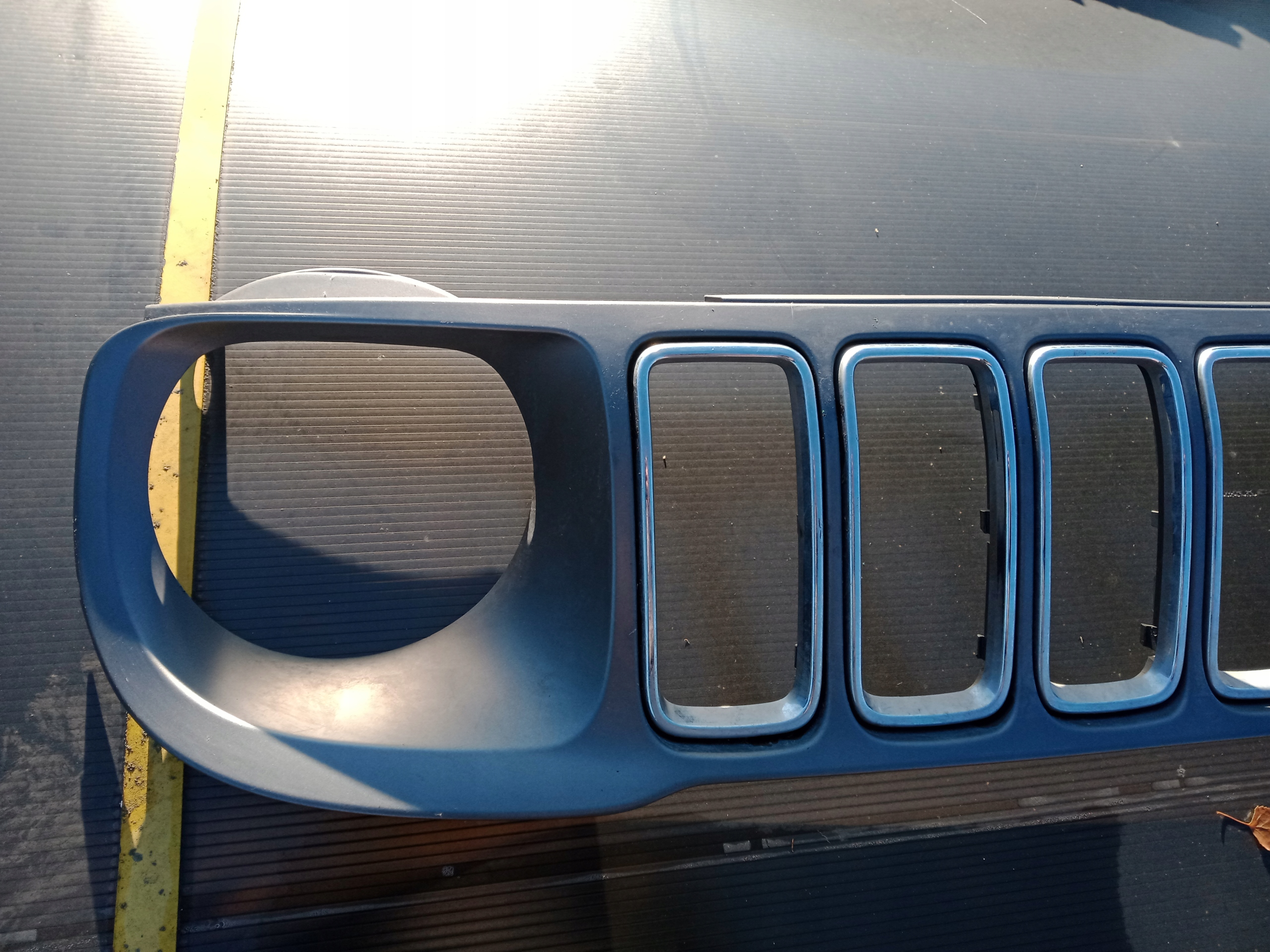 Jeep Renegade BU Kühlergrill FRONTGRILL Kühlergitter 52088680 - Thumbnail 2