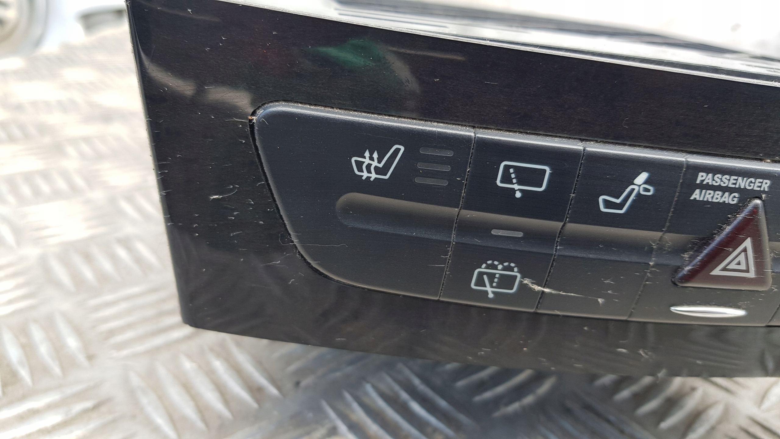MERCEDES W211 switch PANEL GRZEANE seats AWARYJNY A2116800552