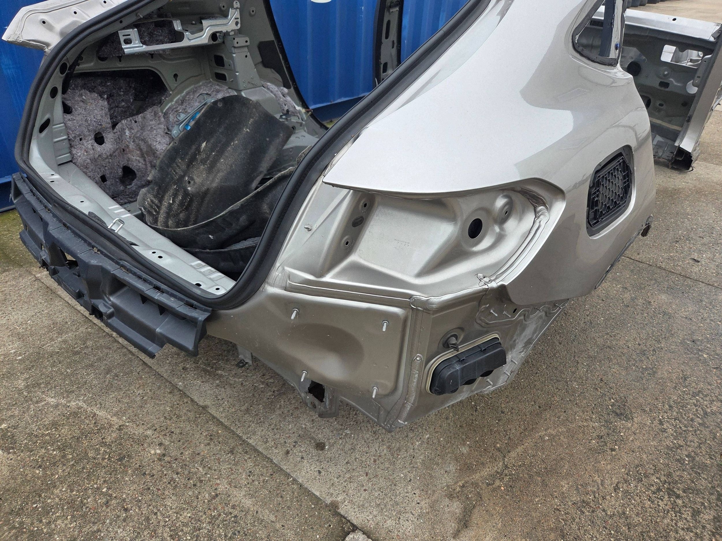 Mercedes-Benz GLC X253 quarter rear right