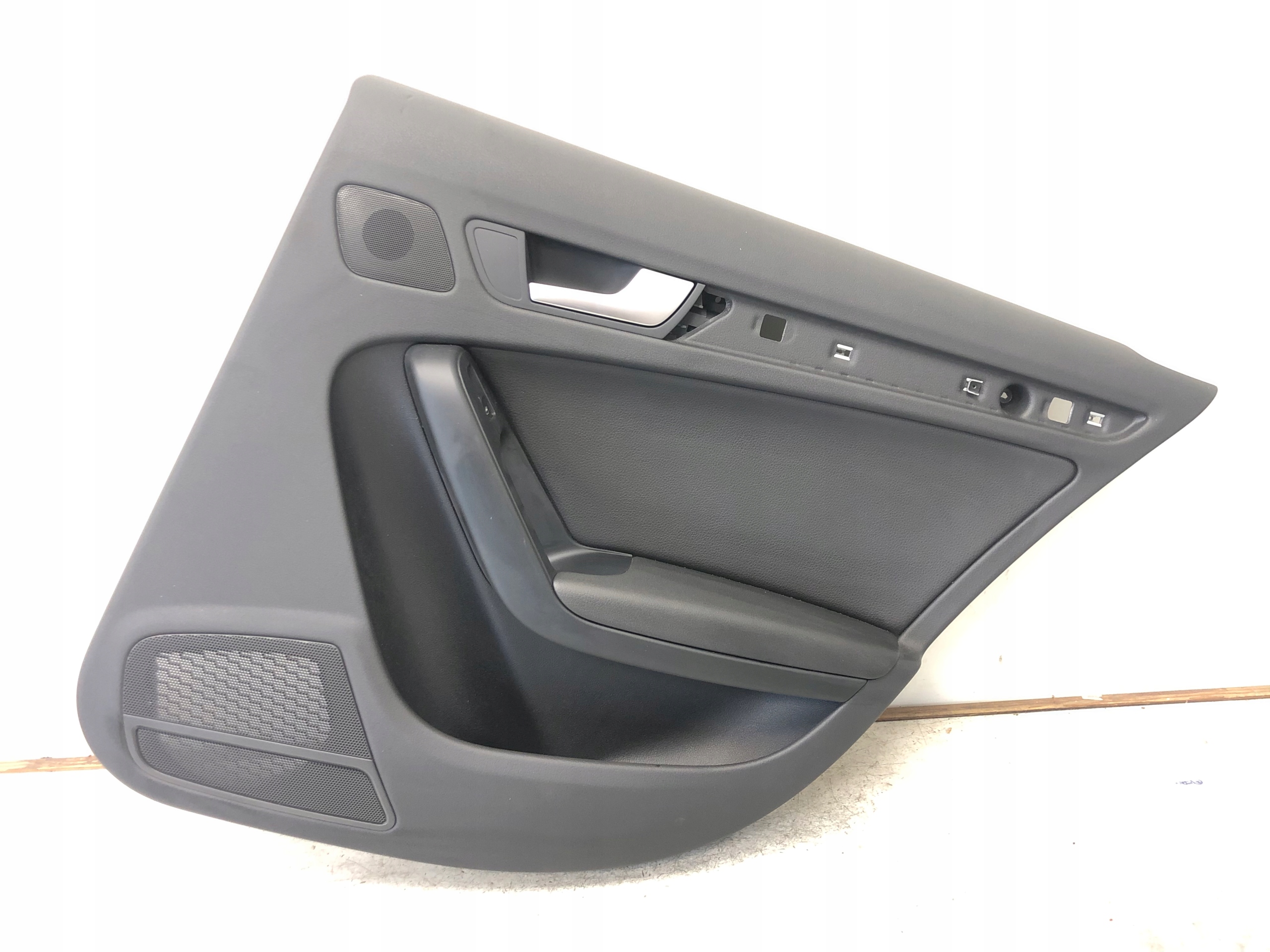 side door right rear part leather AUDI A4 B8 8K0867306