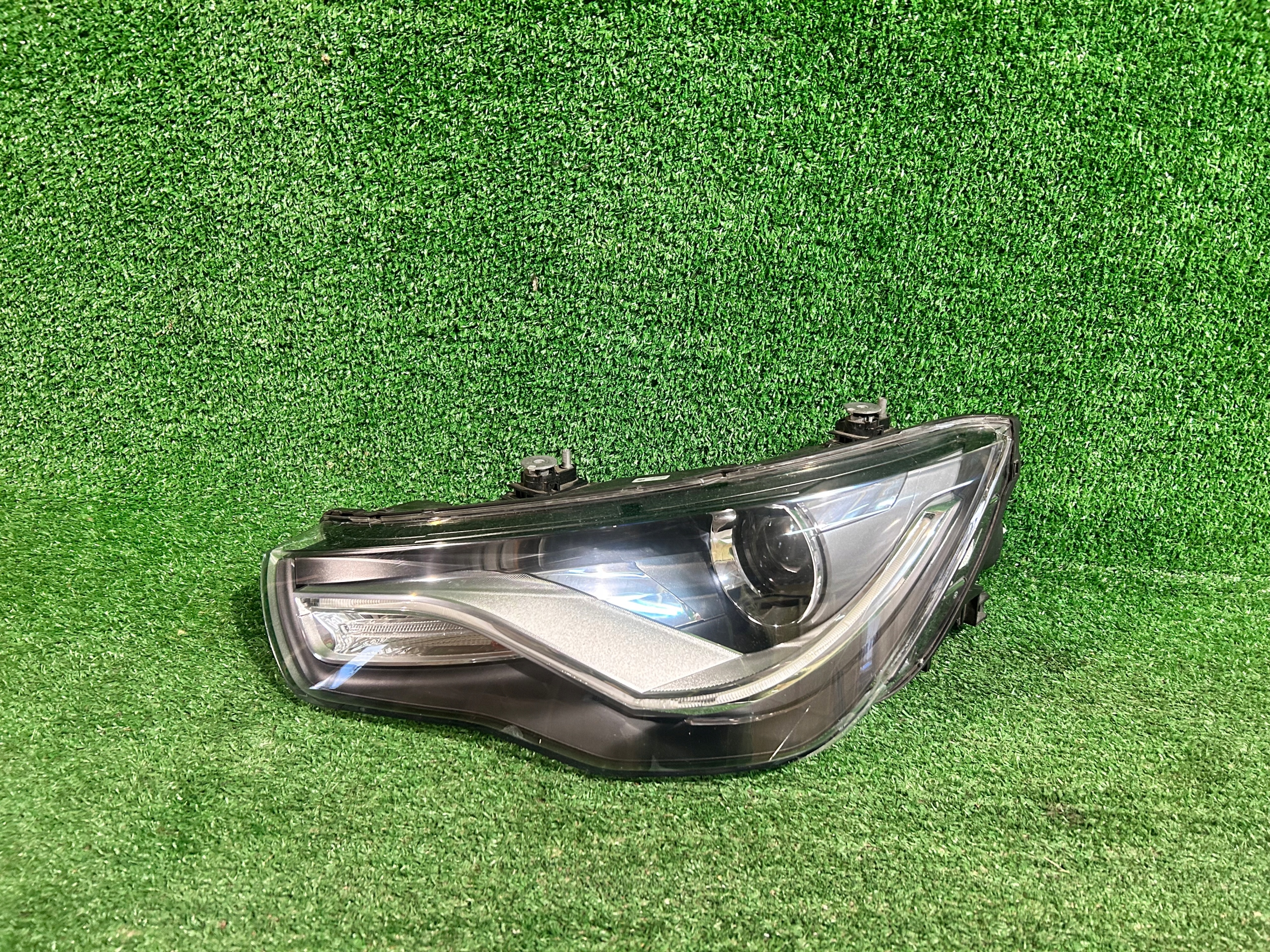REFLEKTOR left AUDI A1 Bi XENON Led 8X0