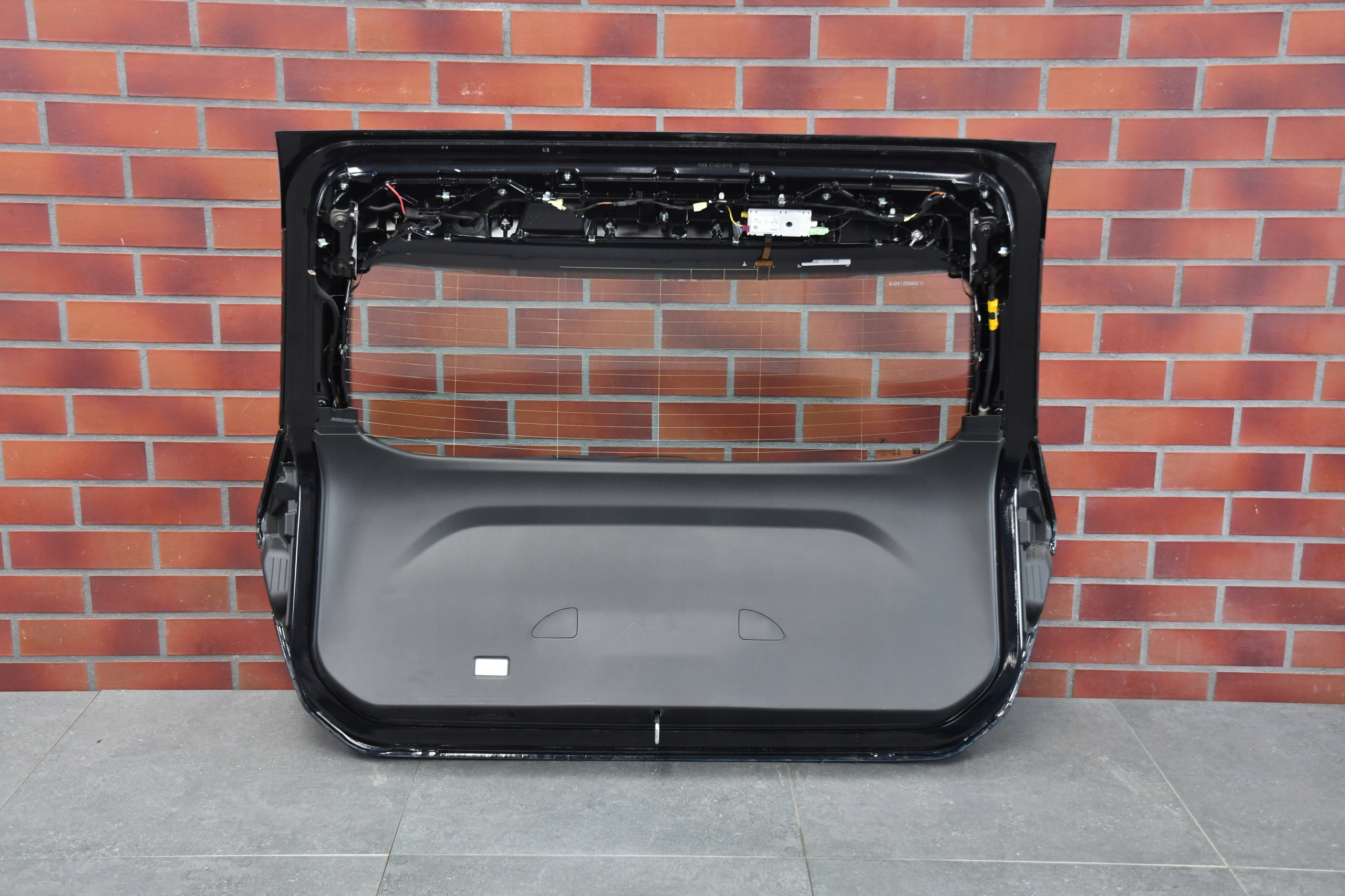 boot door rear BMW 5 G61 colour 416 CARBONSCHWARZ