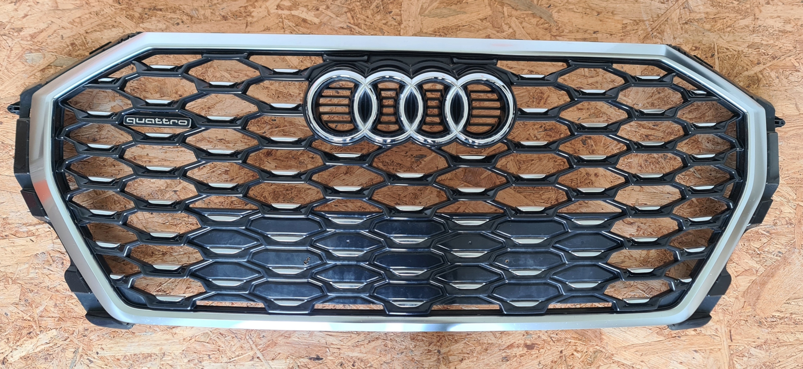 Audi Q3 Kühlergrill FRONTGRILL Kühlergitter - Thumbnail 1