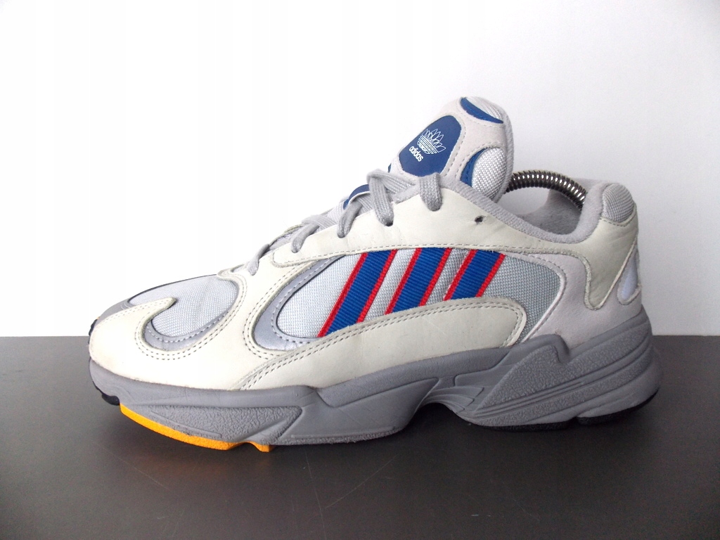 アディダス「YUNG-1」ビリーズ 5周年モデルが発売、初の音楽イベントも