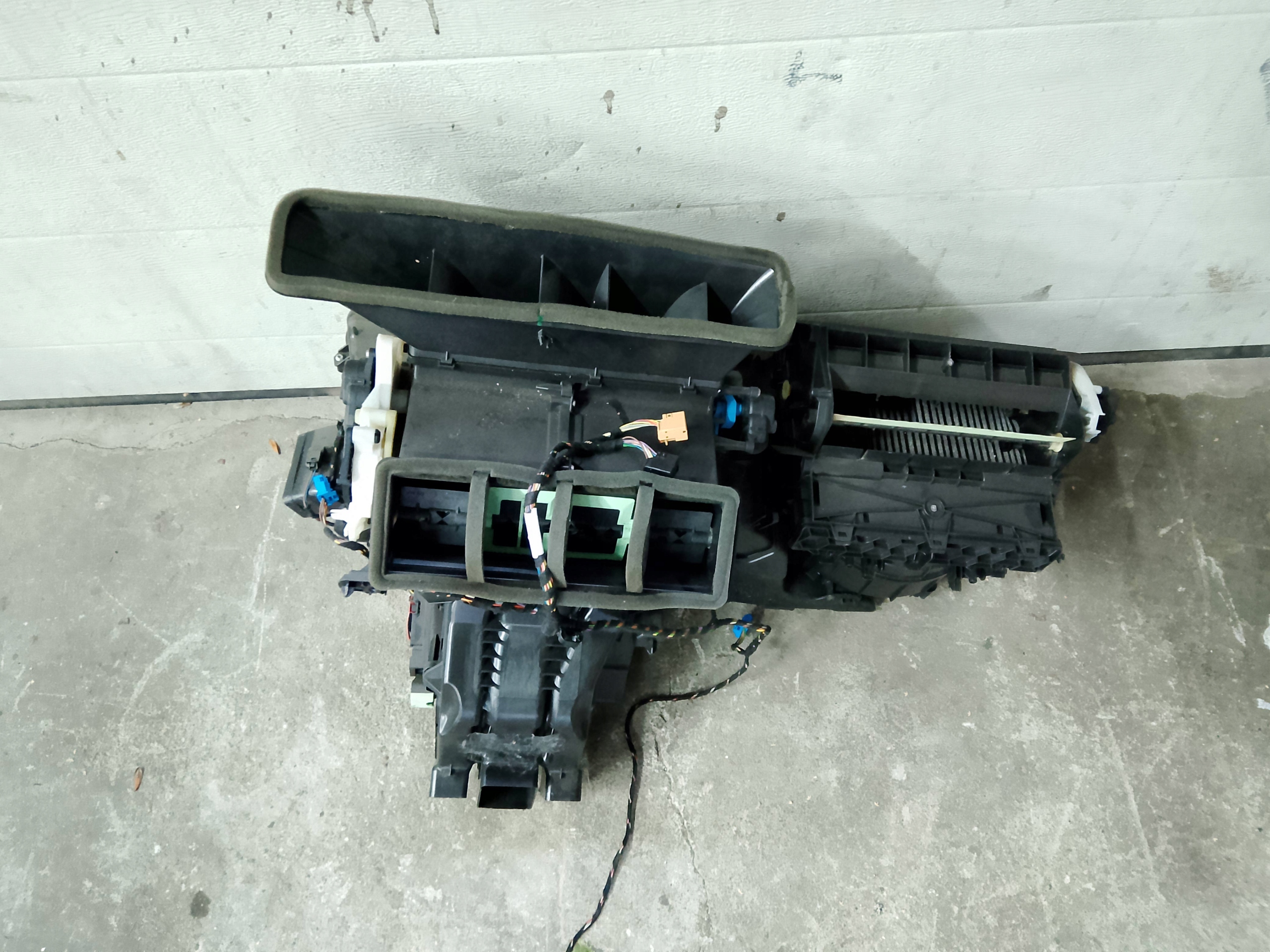 Audi A3 8V SPORTBACK 5D 2014 радиатор отопителя 5Q1820005AE