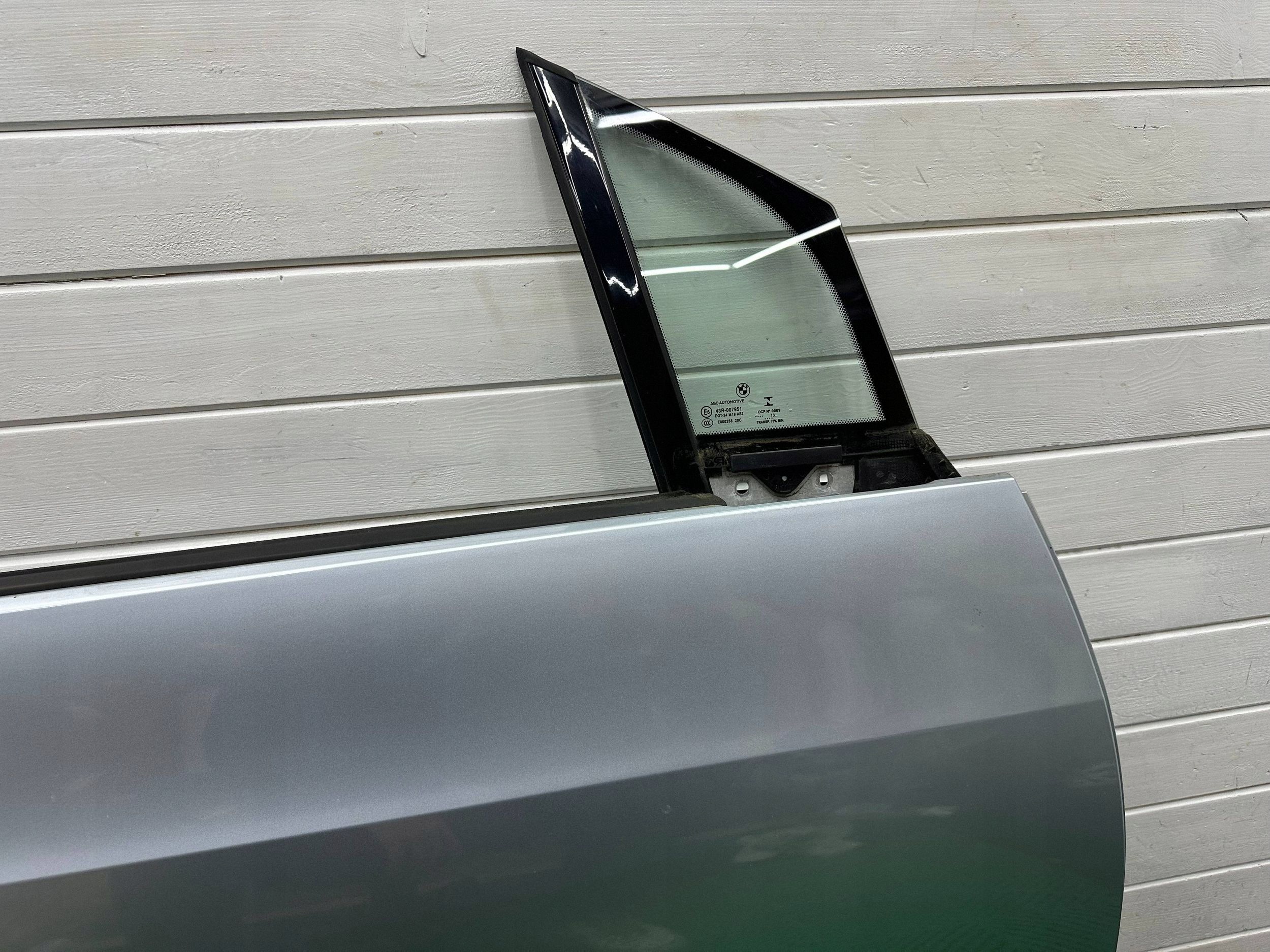 door front front side right BMW i3 complete