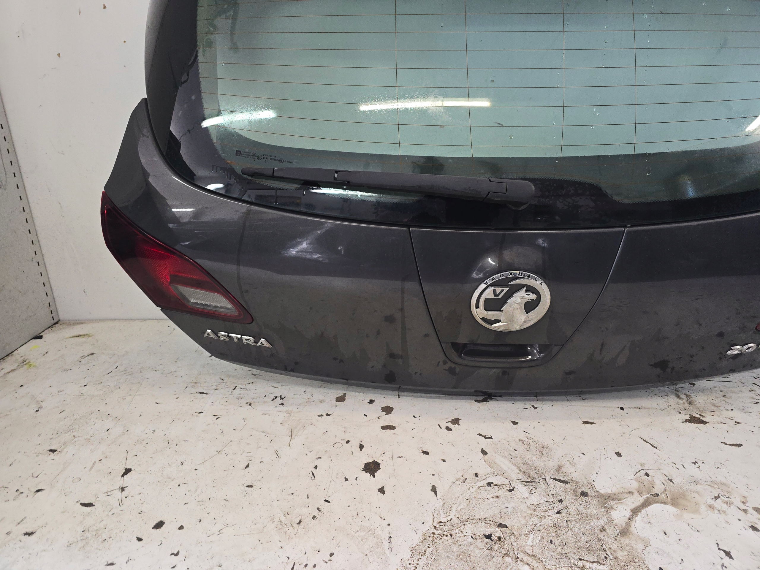 OPEL ASTRA J 4 IV LIFT HB trunk door boot Z190