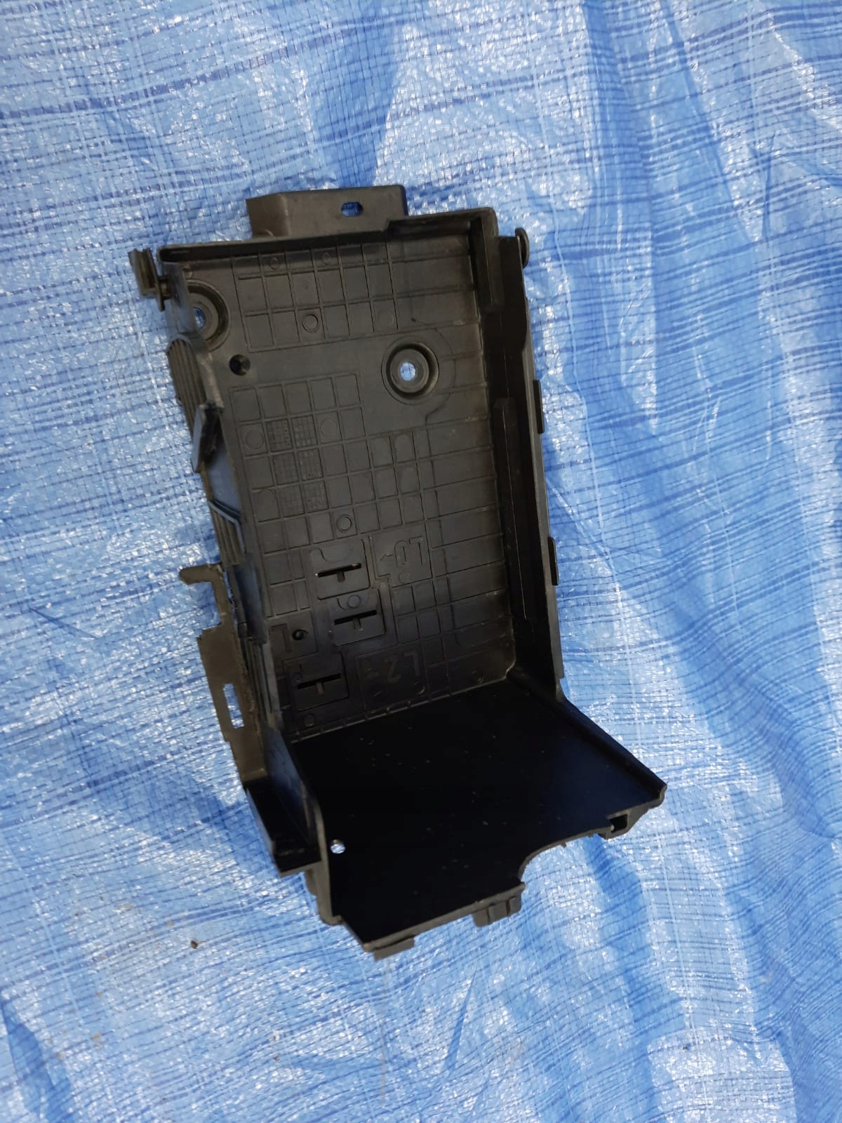 PODSTAWA AKUMULATORA PEUGEOT 2008 15R 1 2THP